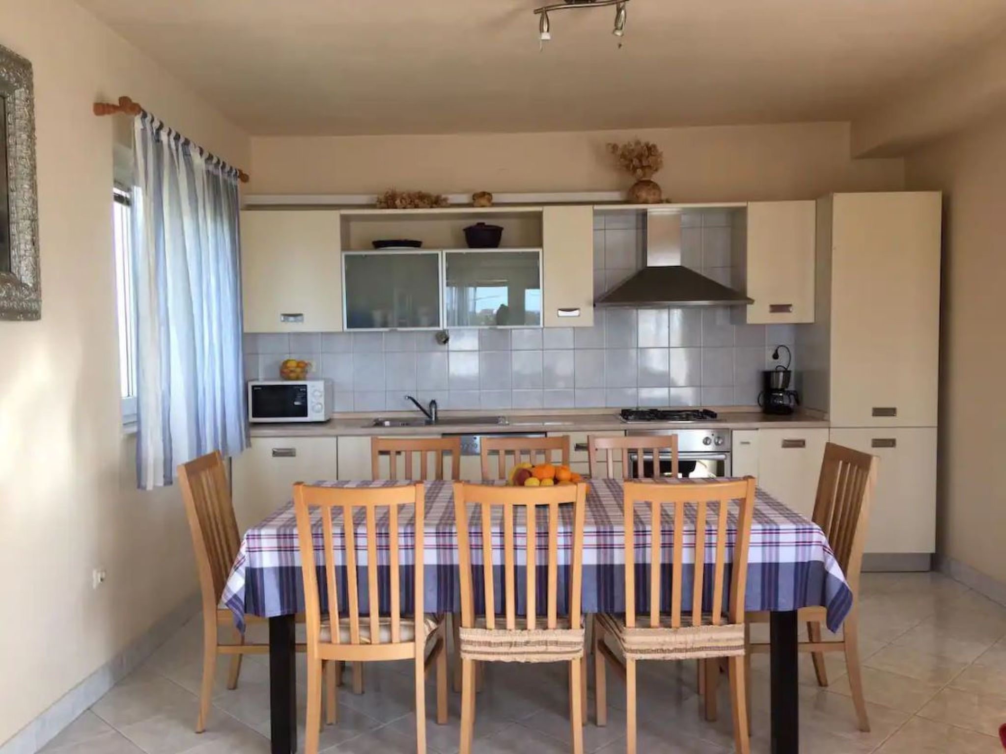 4-Schlafzimmer-Wohnung mit privatem Pool-Binnen