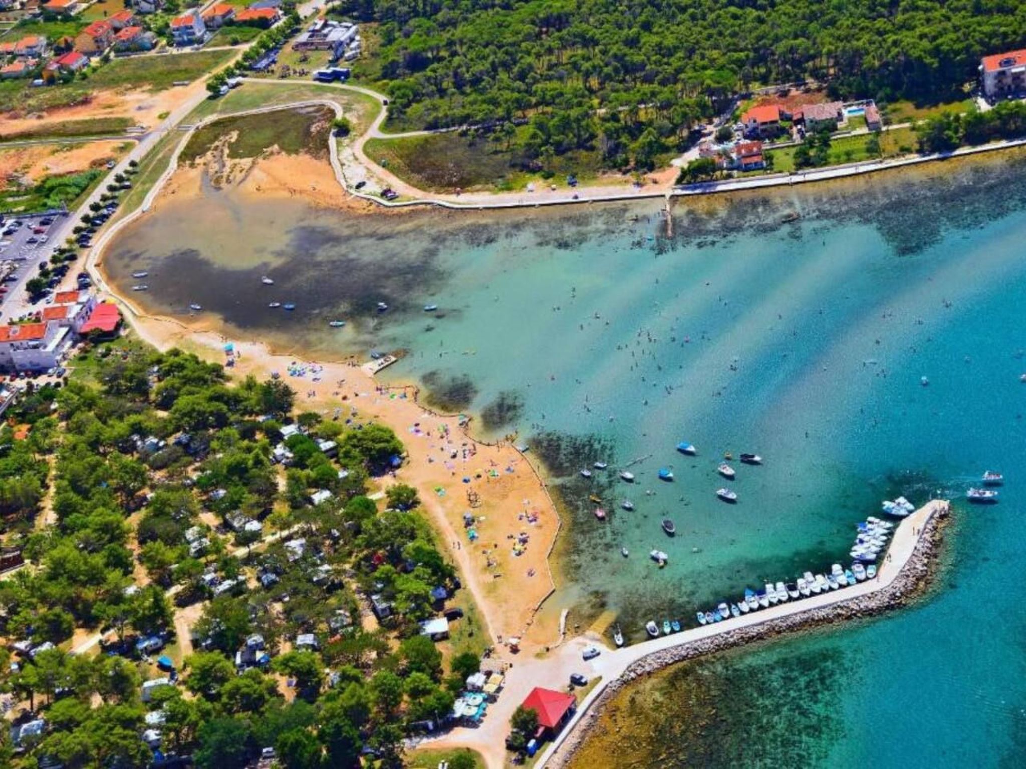 4-Schlafzimmer-Wohnung mit privatem Pool-Binnen