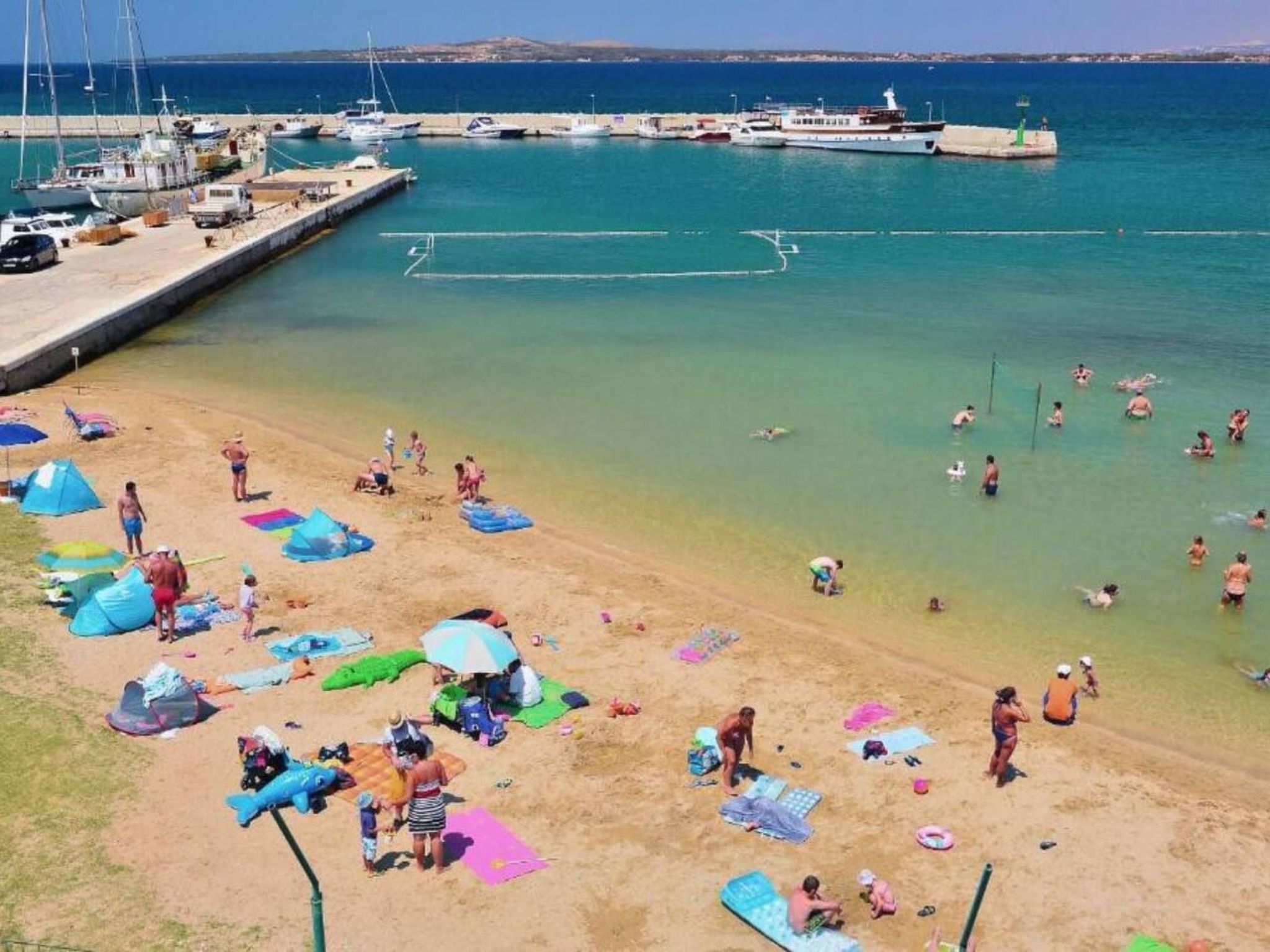 4-Schlafzimmer-Wohnung mit privatem Pool-Binnen
