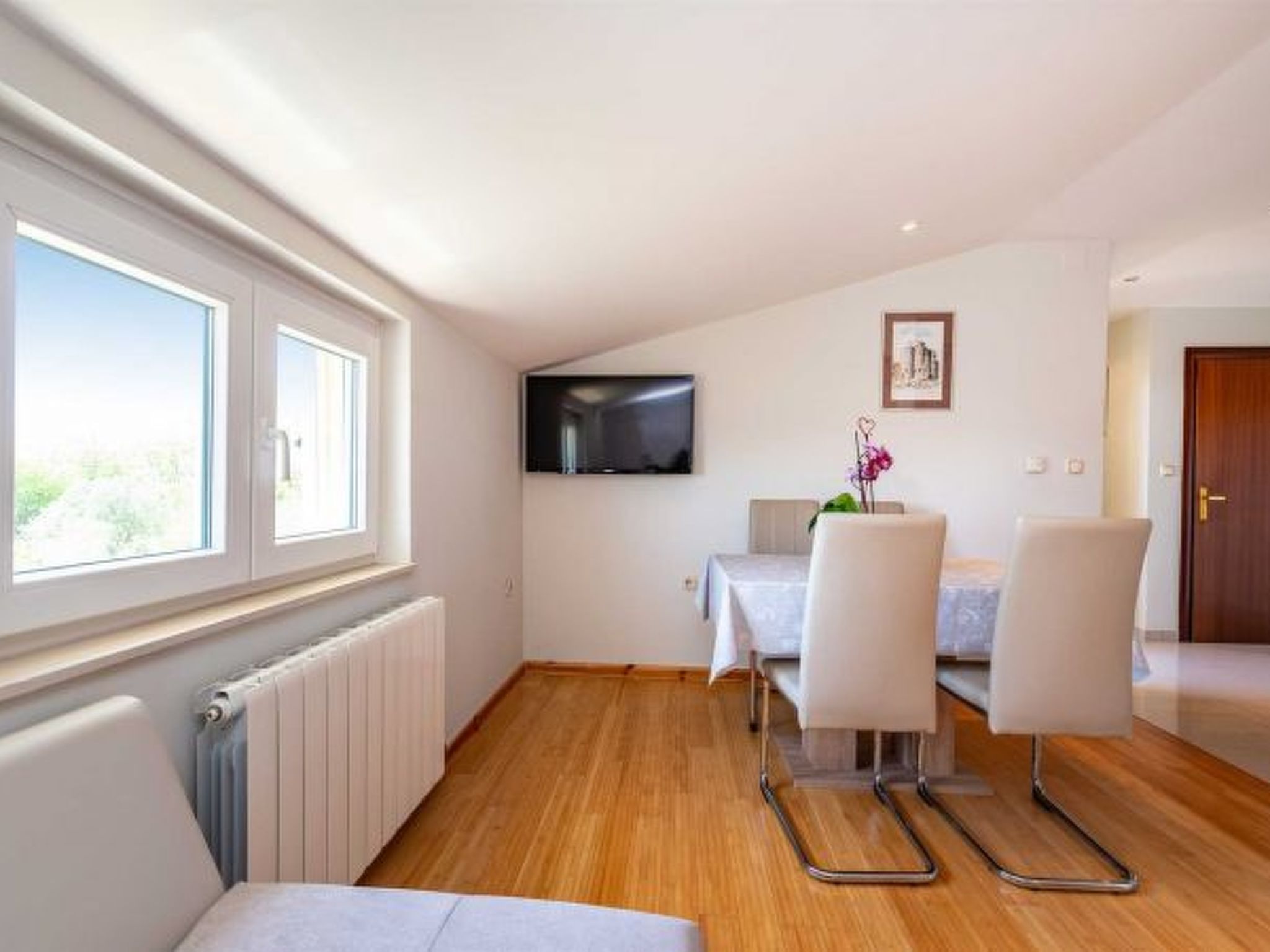 Apartment house Simoni with pool - Image-tags.info