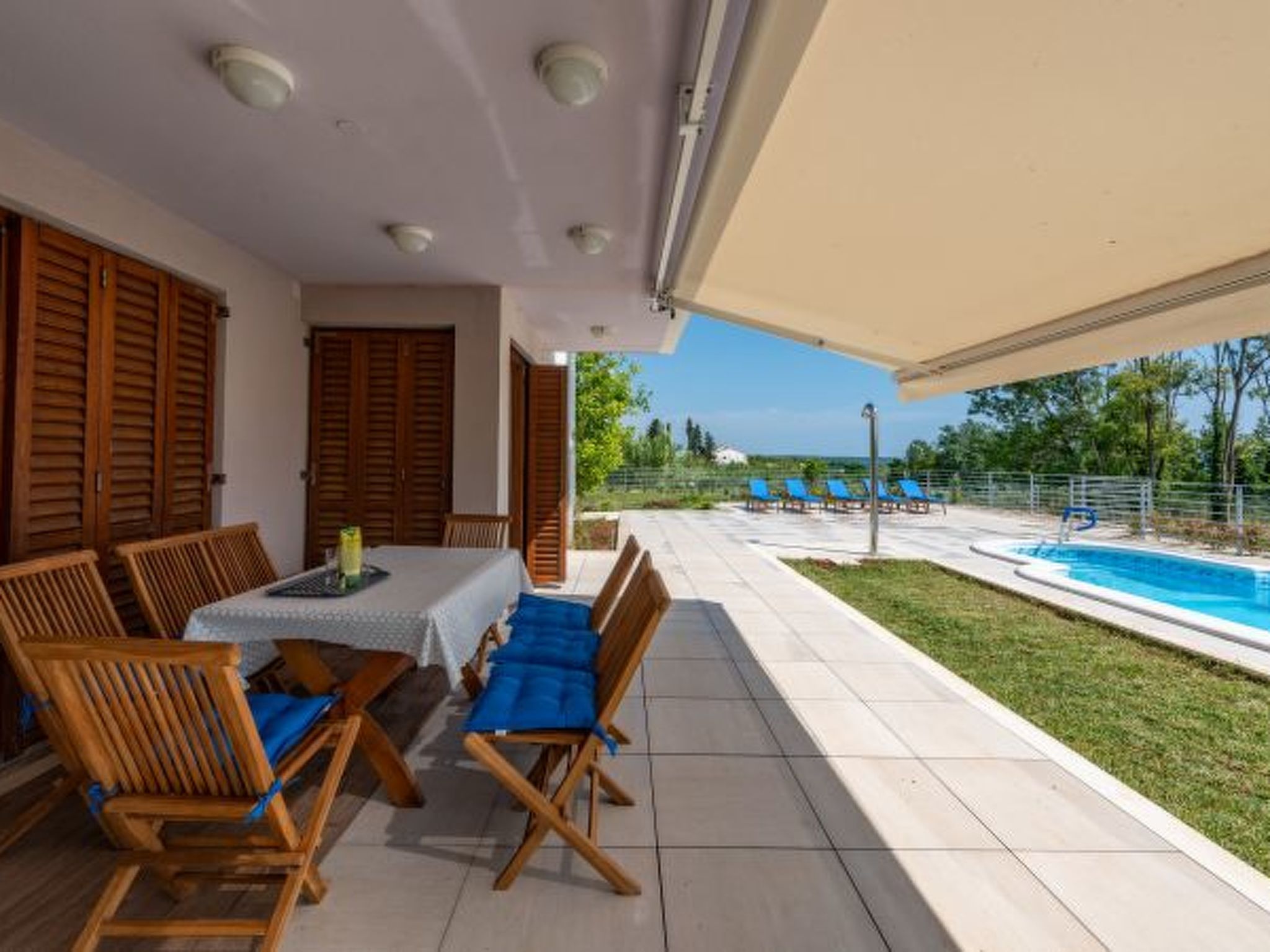 Olivar house with heated pool by the beach - Image-tags.info