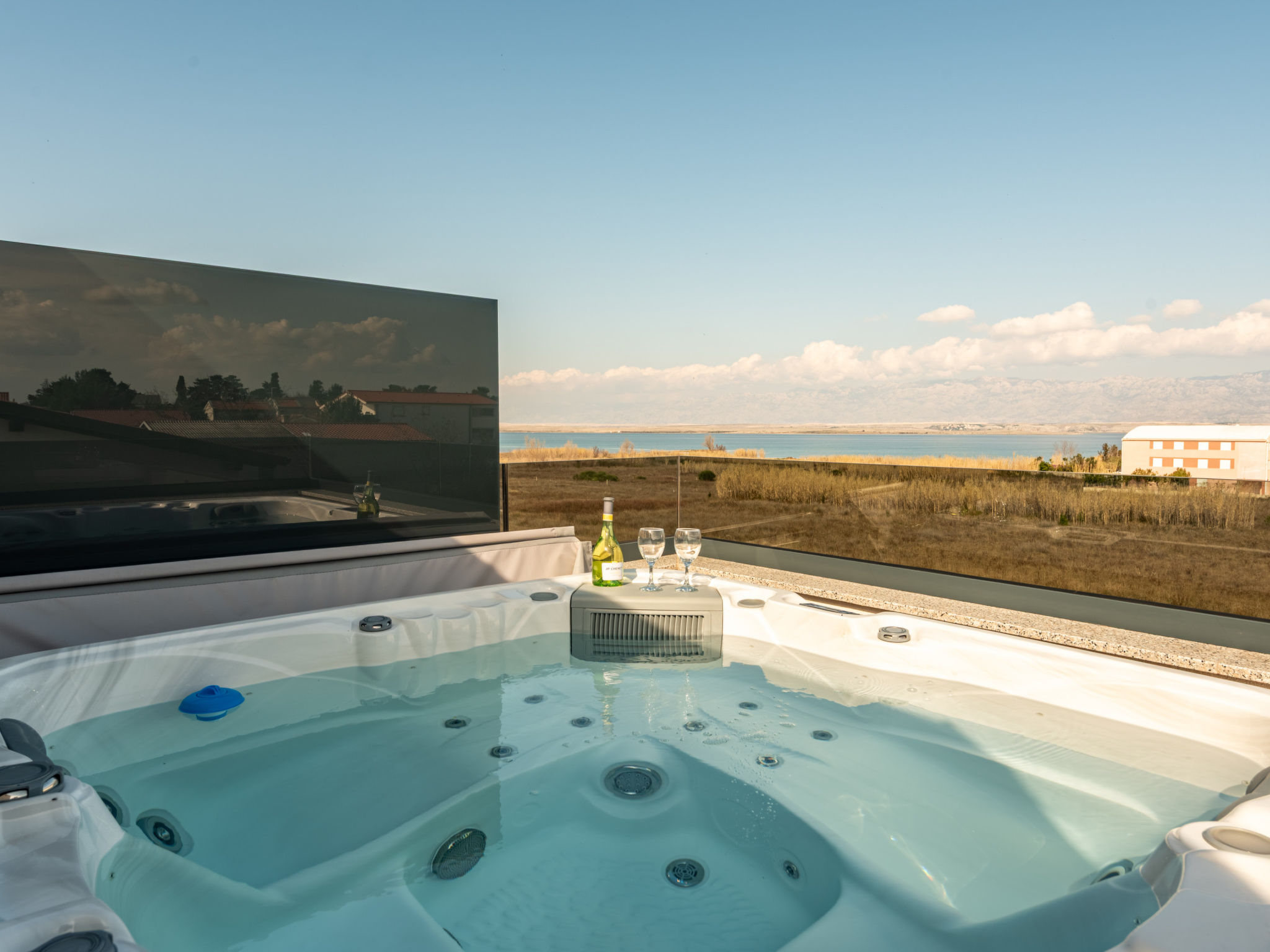 Seaview Villa Mar with pool, jacuzzi and sauna - Buiten
