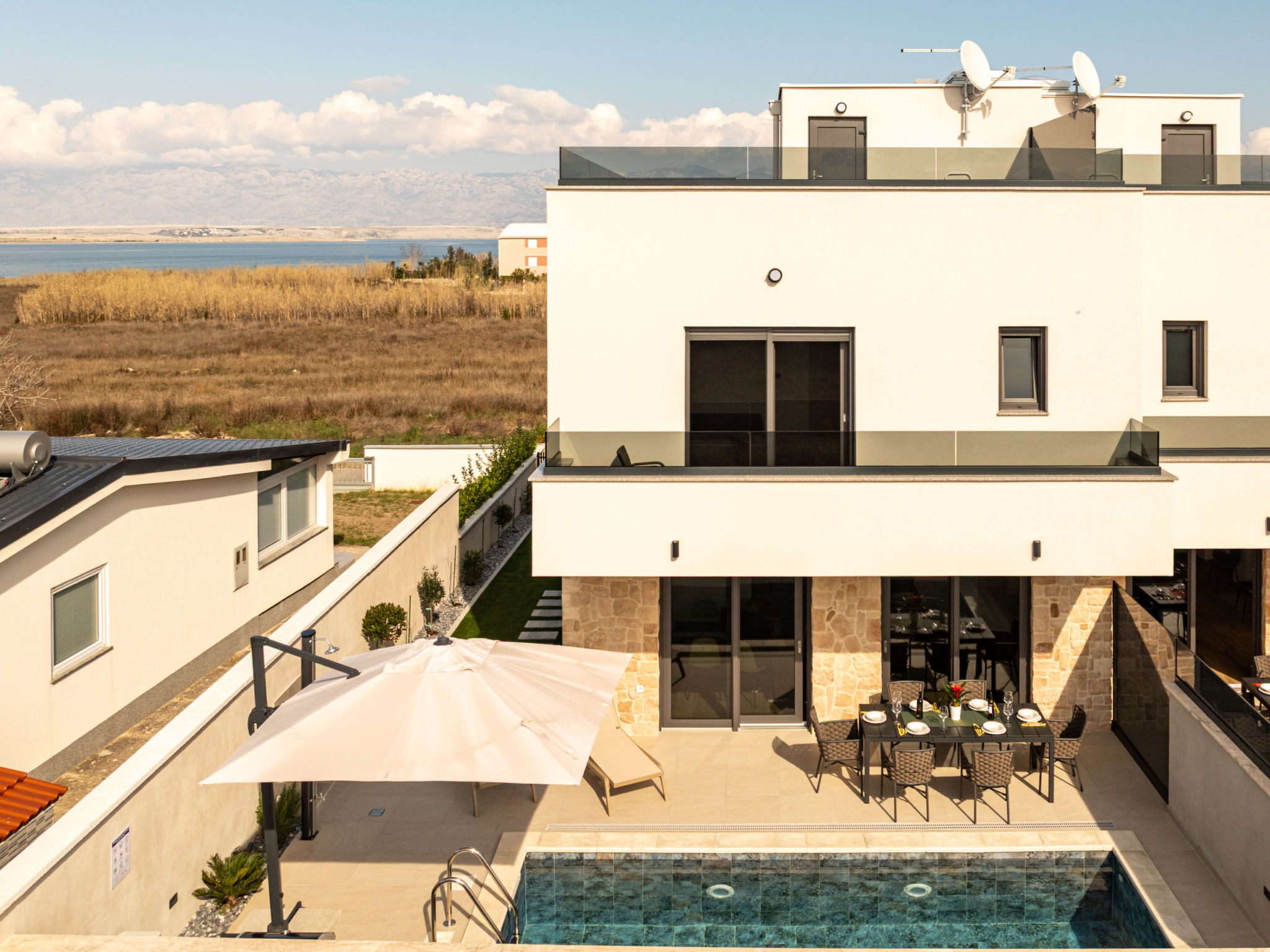 Seaview Villa Mar with pool, jacuzzi and sauna - Buiten