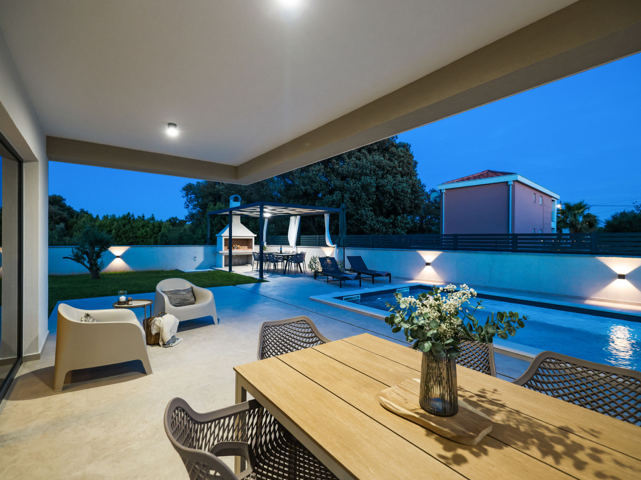 Villa Arboria with heated pool - Buiten
