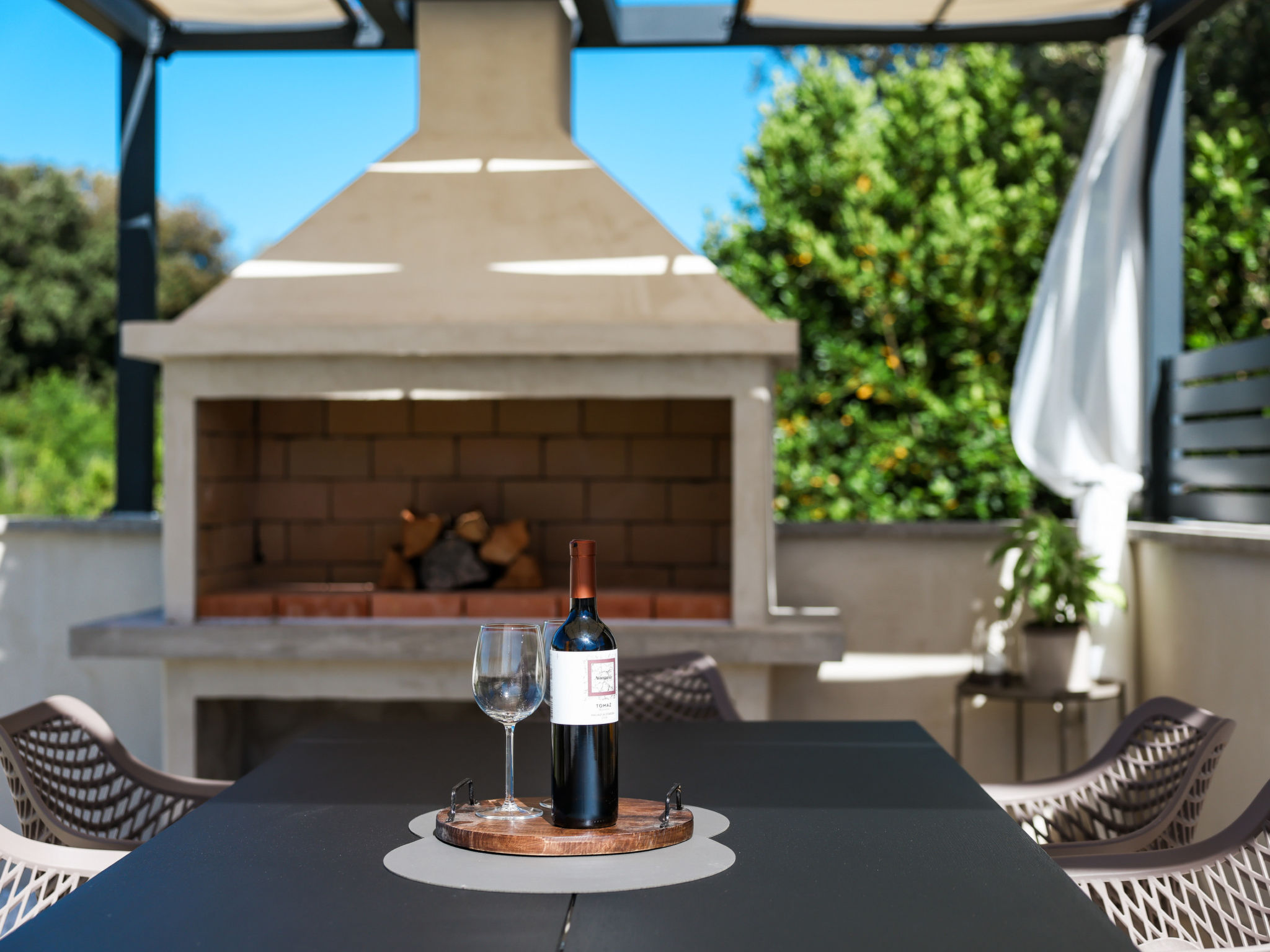 Villa Arboria with heated pool - Binnen