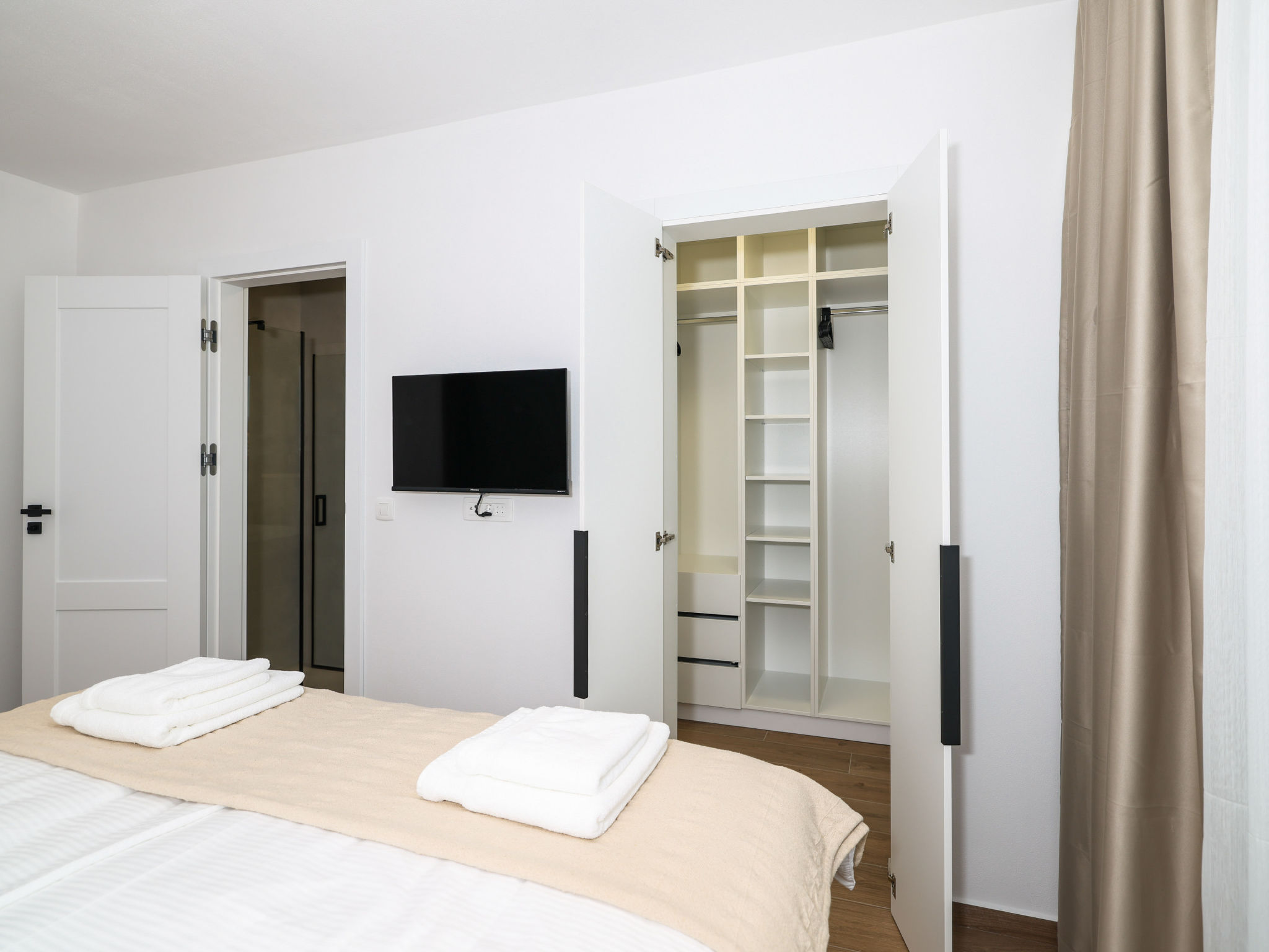 Villa Arboria with heated pool - Binnen