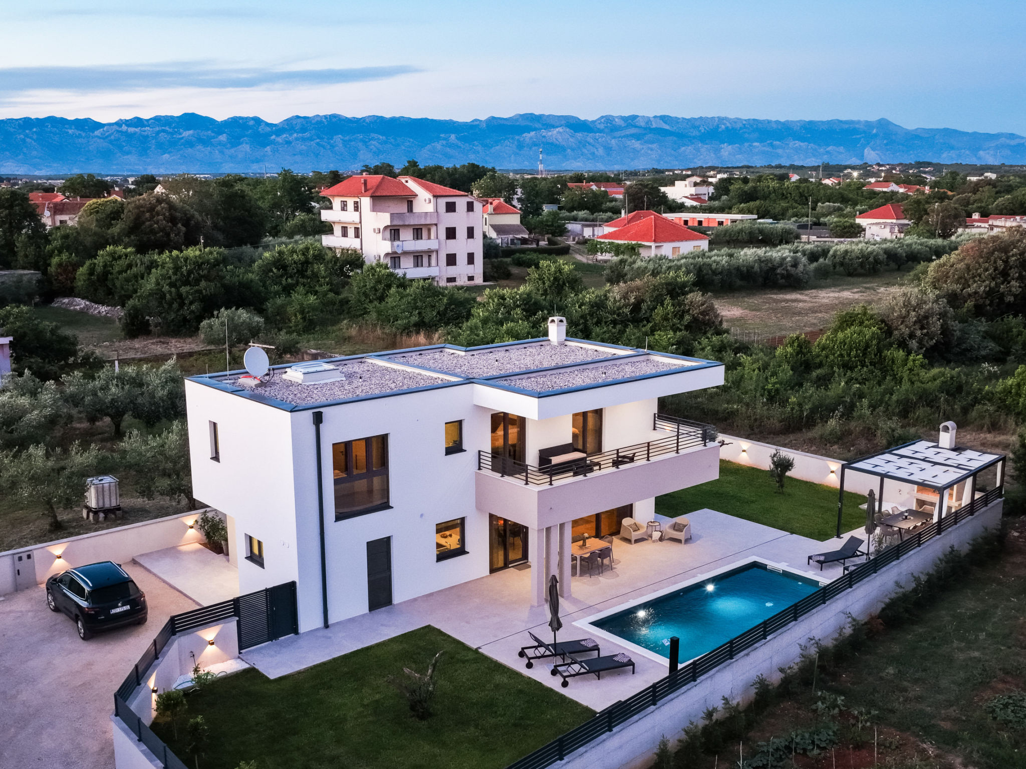 Villa Arboria with heated pool - Buiten