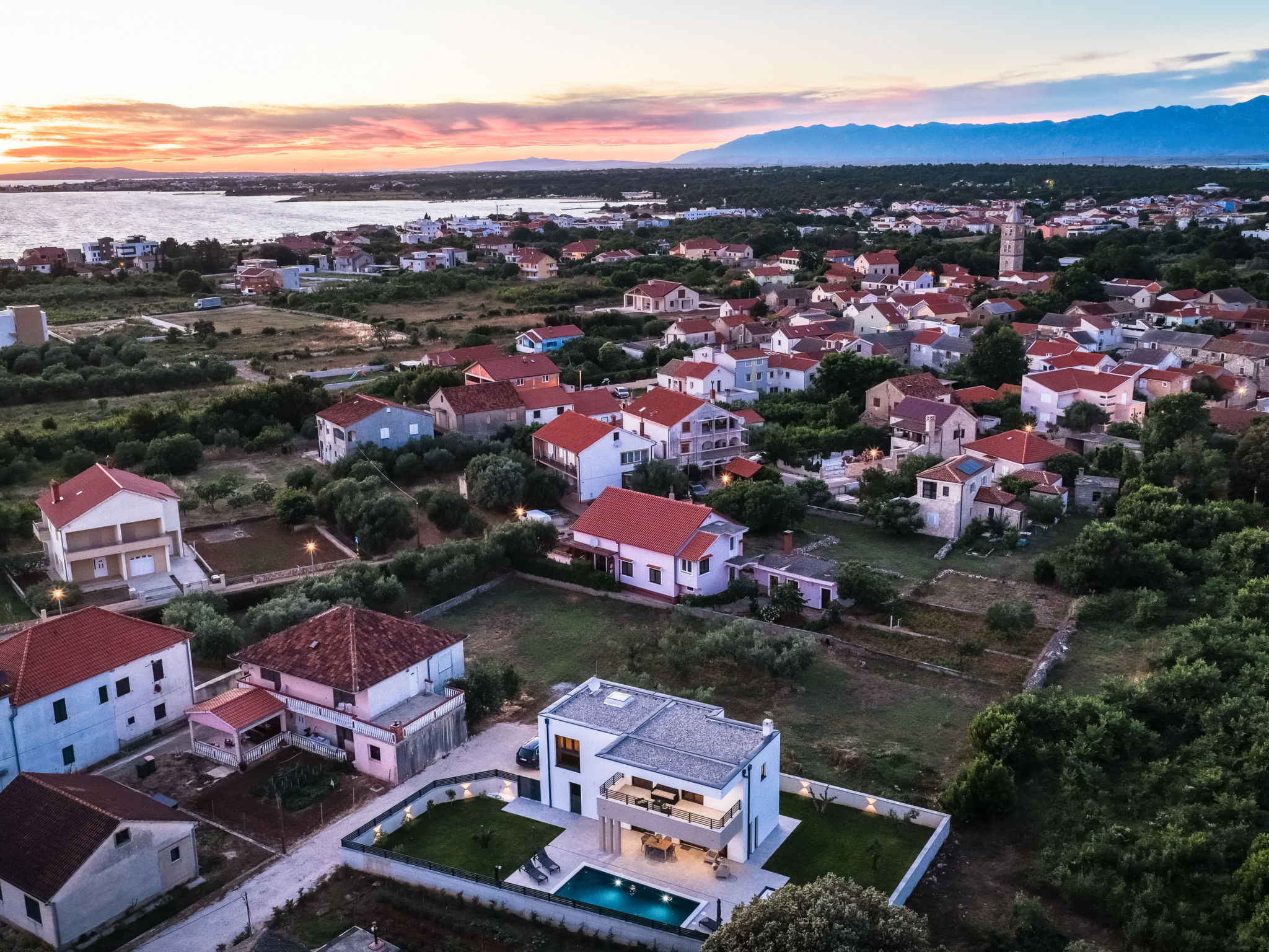 Villa Arboria with heated pool - Buiten
