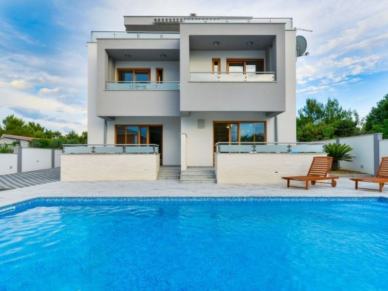 Privézwembad en luxe vakantiehuis aan zee in Zaton in Zaton