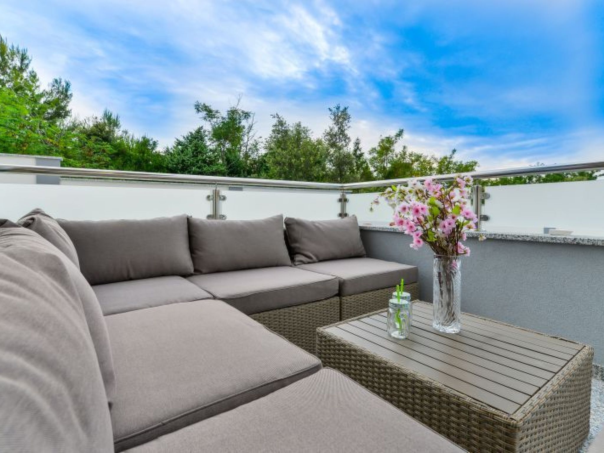 Vila Megy -  ID 2209-Image-tags.info