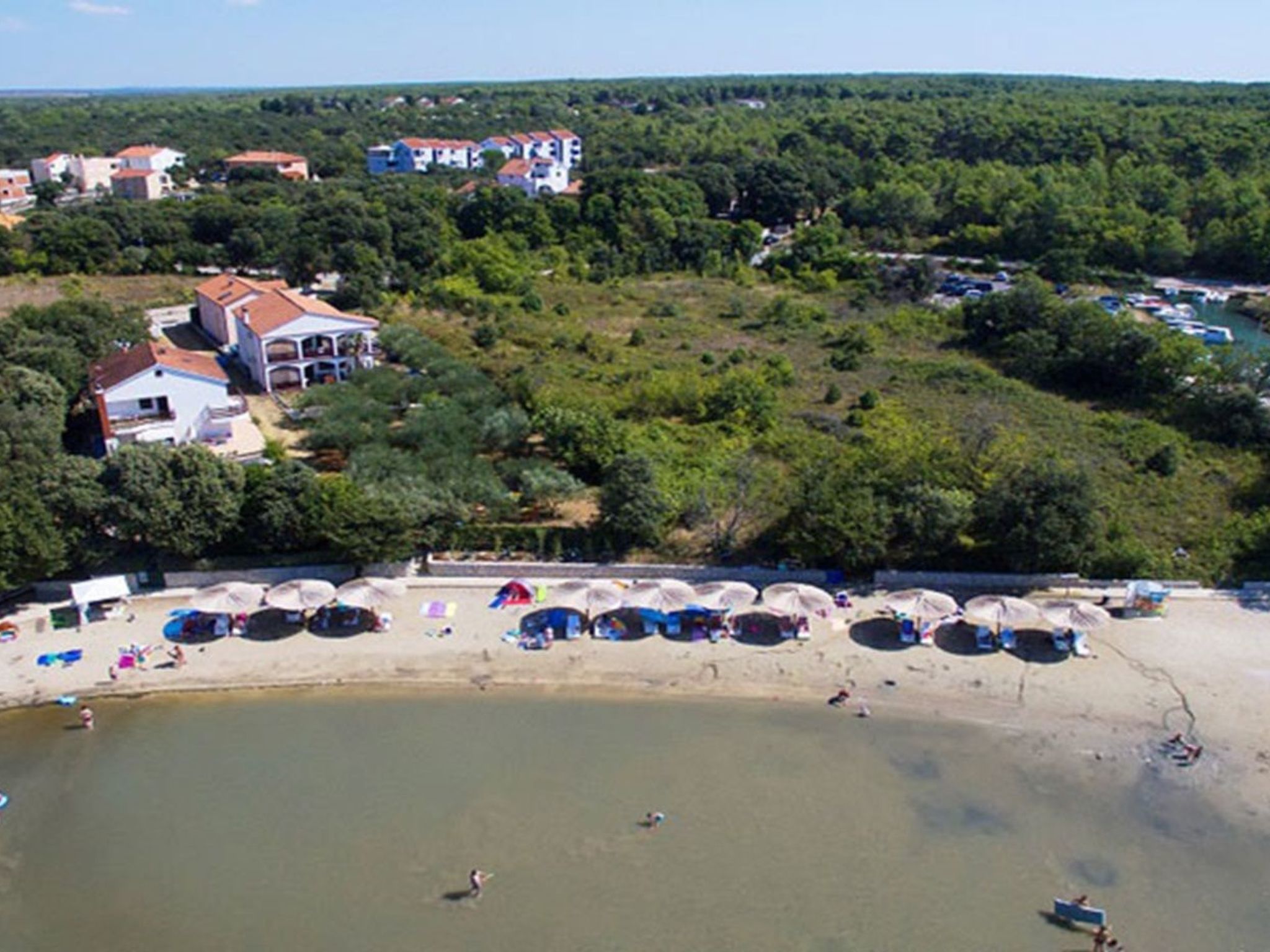 Vila Megy -  ID 2209-Image-tags.info