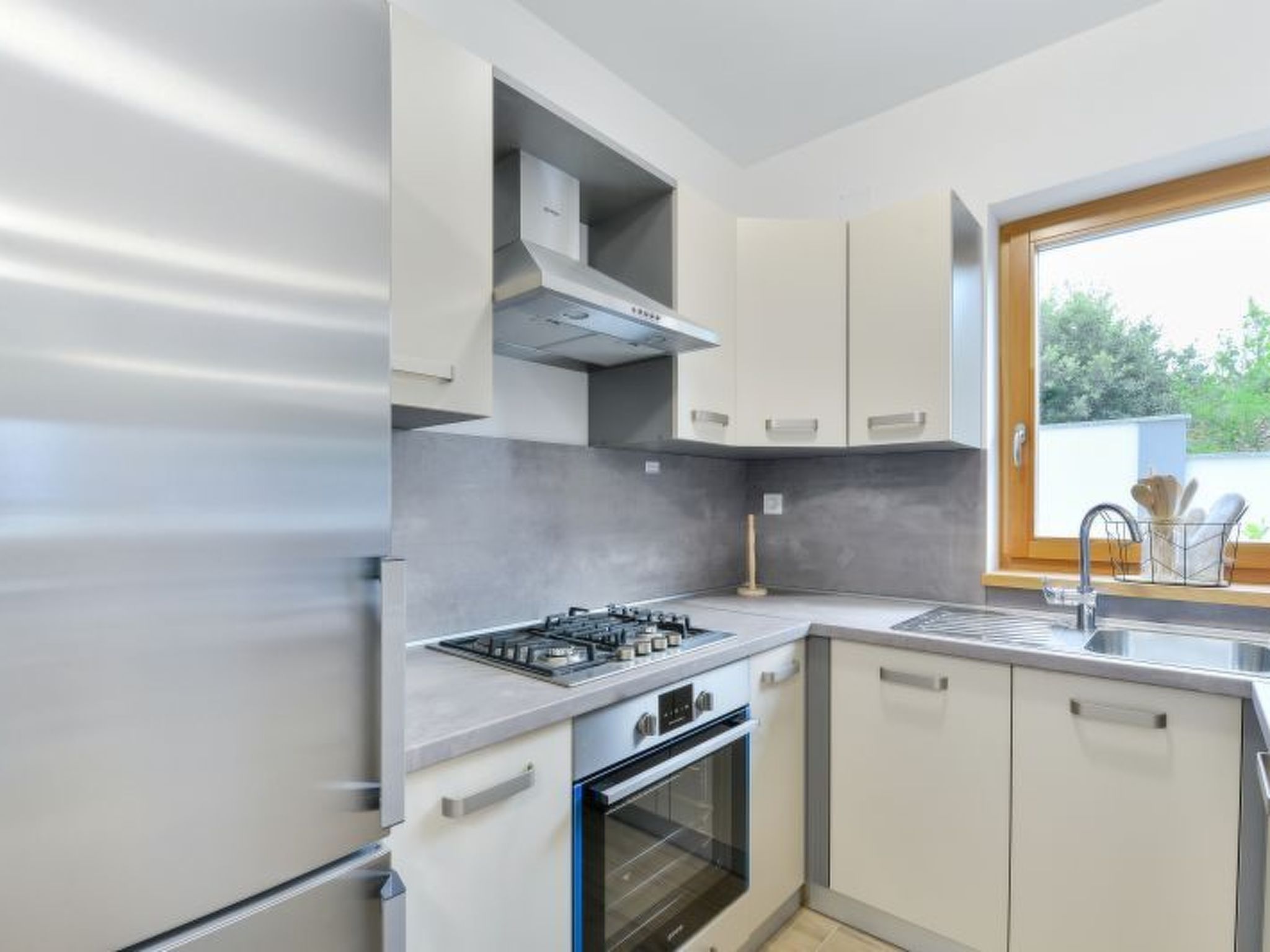 Vila Megy -  ID 2209-Image-tags.info