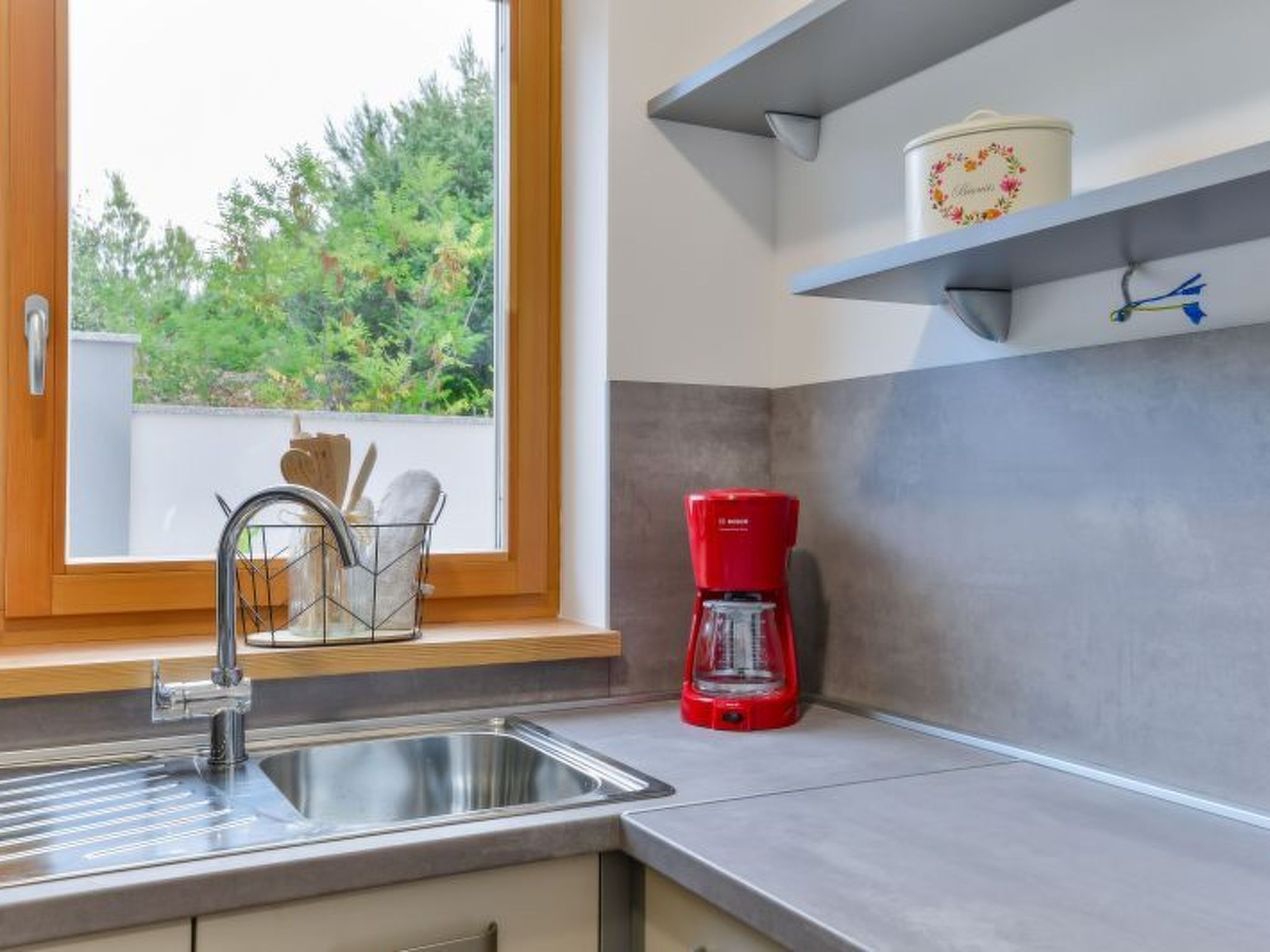 Vila Megy -  ID 2209-Image-tags.info