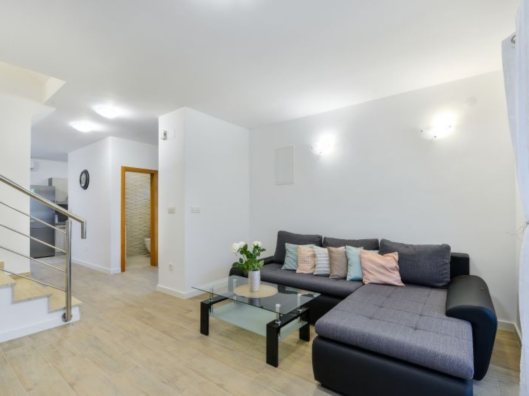 Vila Megy -  ID 2209-Image-tags.info