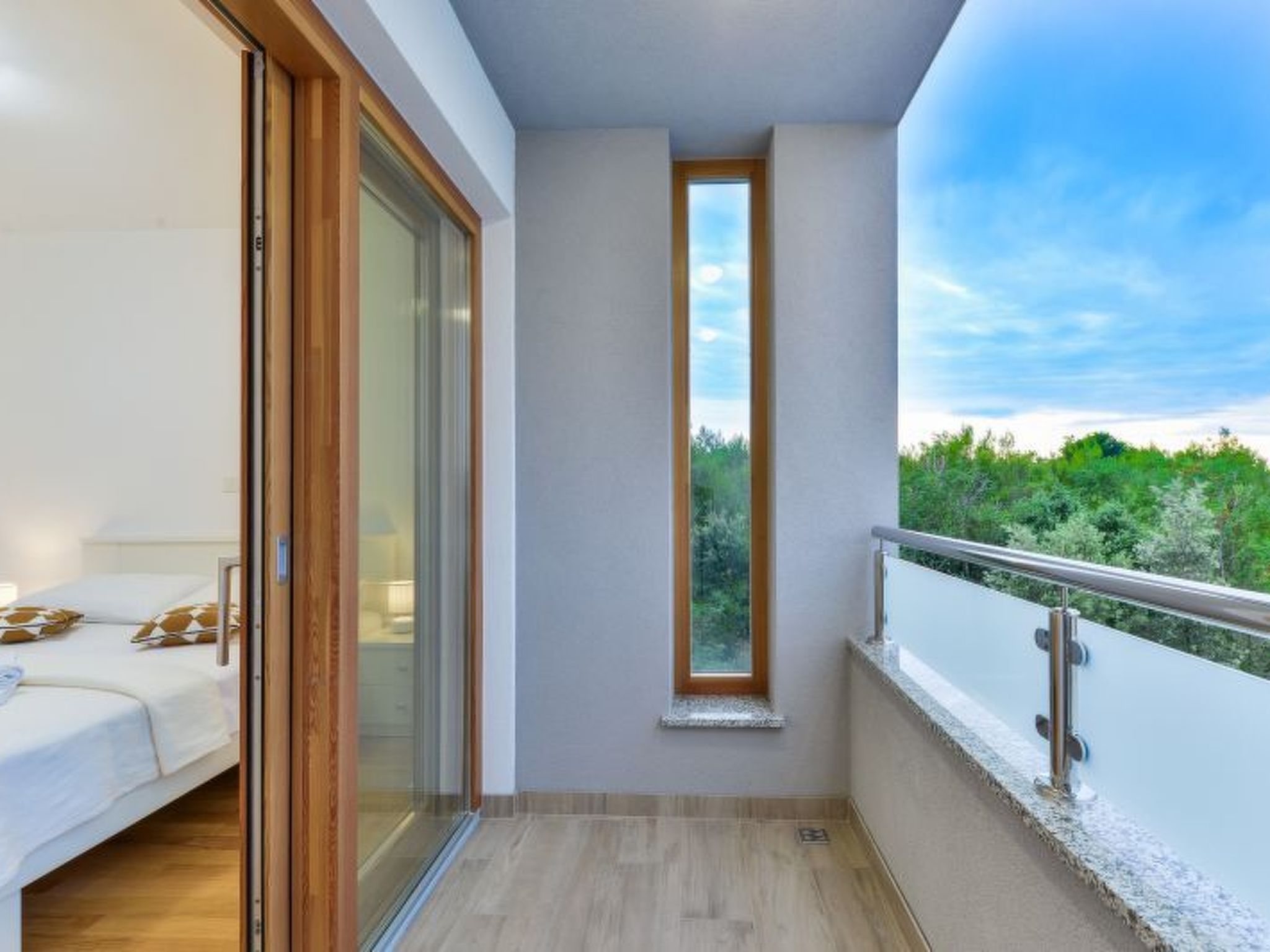 Vila Megy -  ID 2209-Image-tags.info