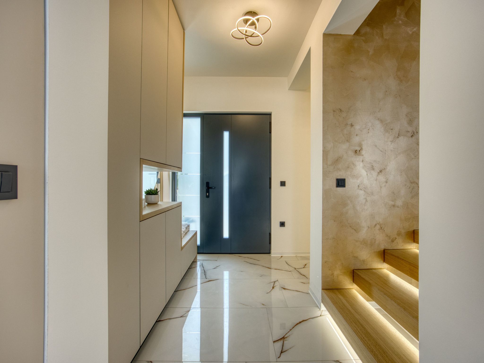 Villa Elena-Image-tags.info