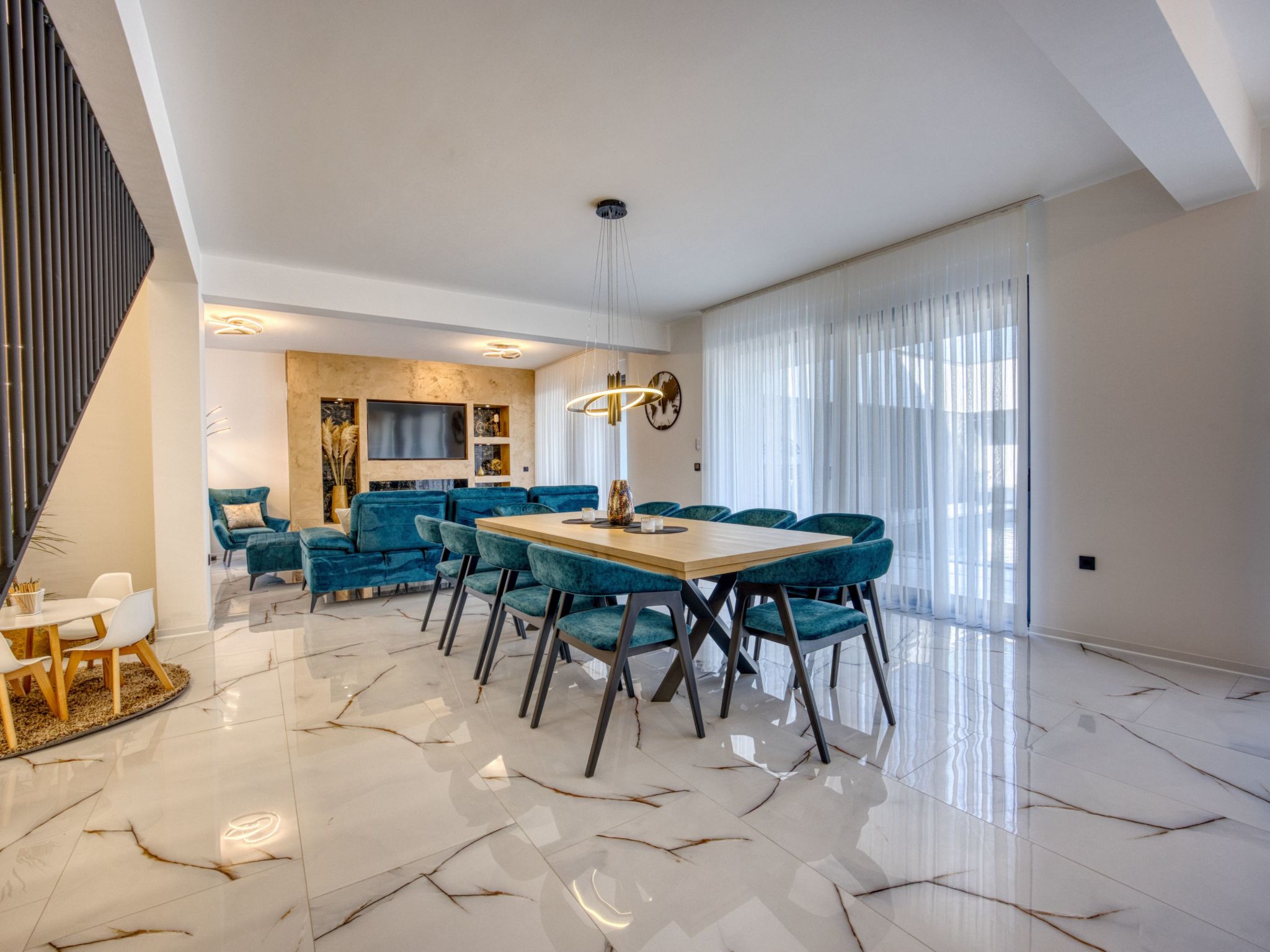 Villa Elena-Image-tags.info