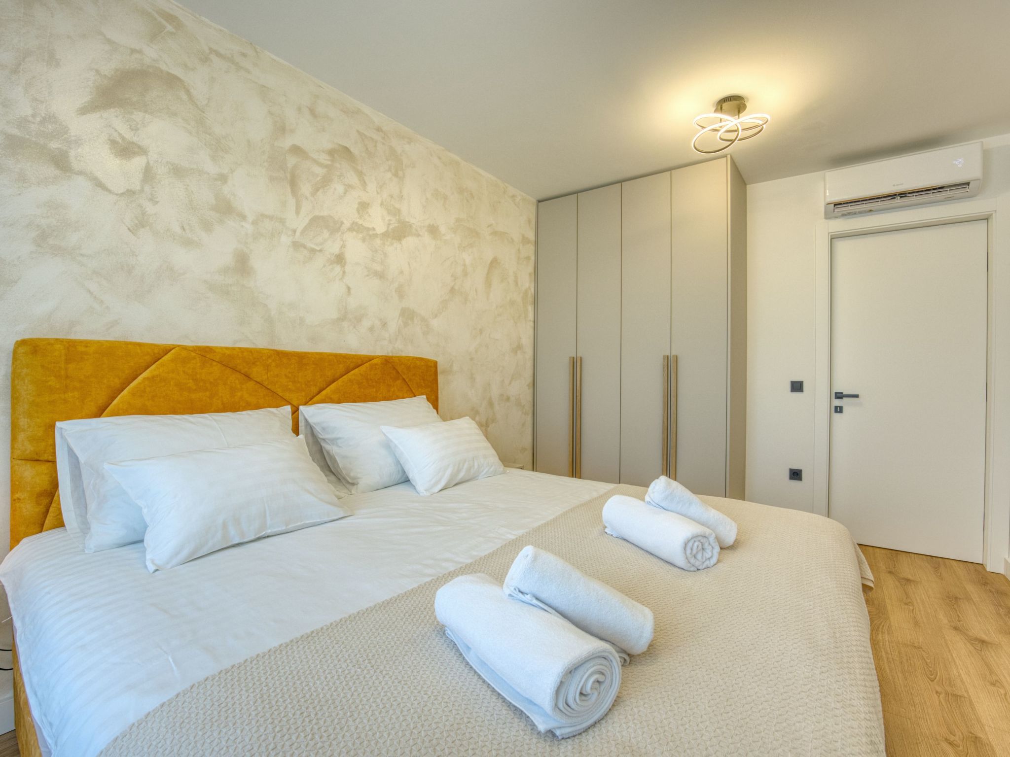 Villa Elena-Image-tags.info