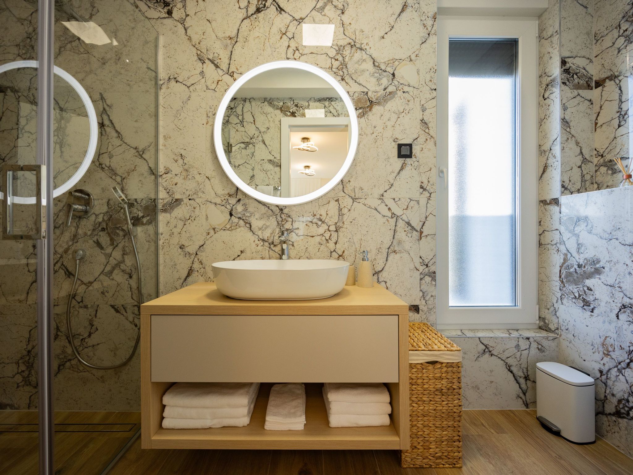 Villa Elena-Image-tags.info