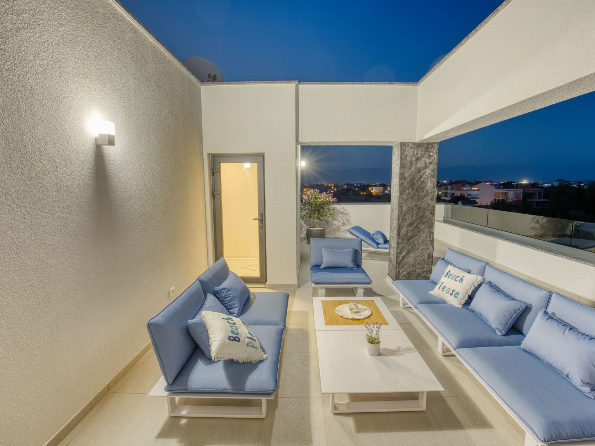 Villa Elena-Image-tags.info