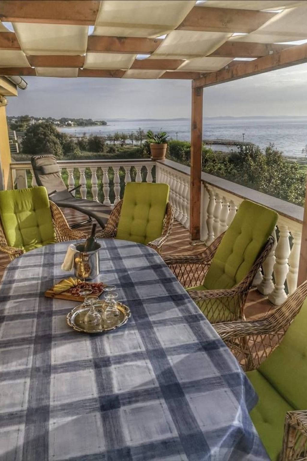 Wohnung "Astoria" mit Blick auf das Wasser-Drinnen