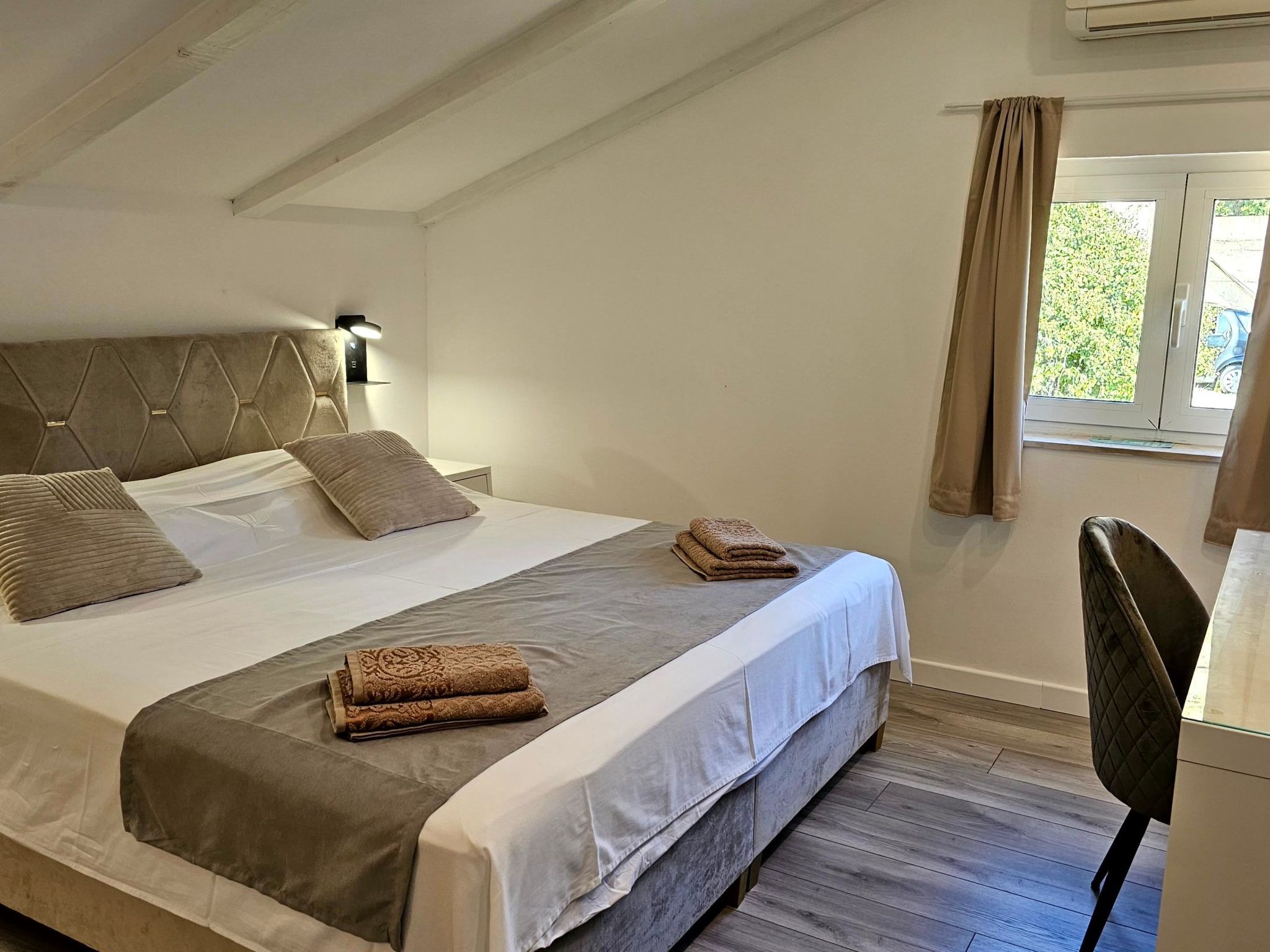 Villa Babilon - Dreibettzimmer 15 — Bedroom (5 of 12)