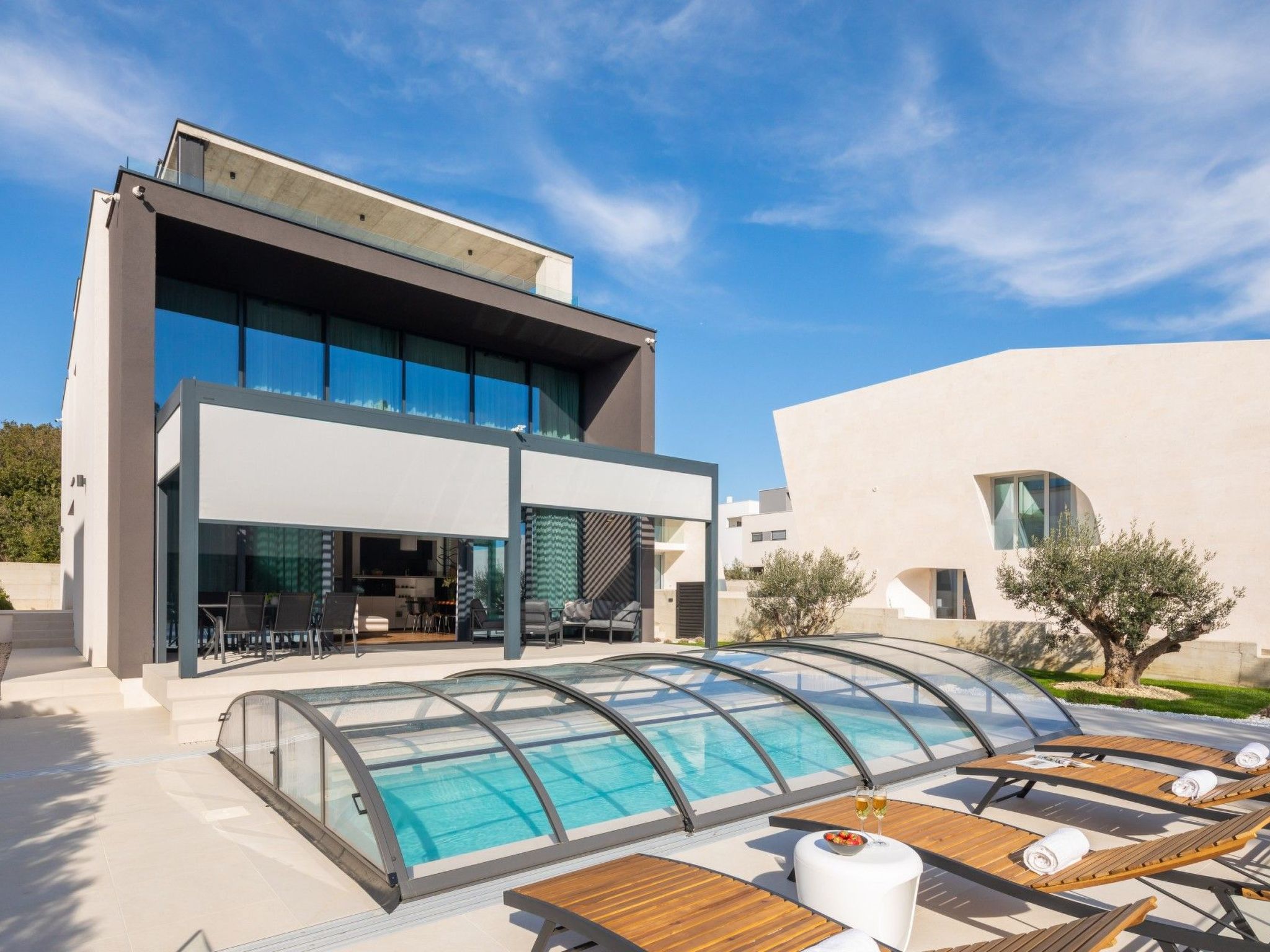 Vakantiehuis met privé zwembad in Petrcane (Kroatië) voor 9 personen