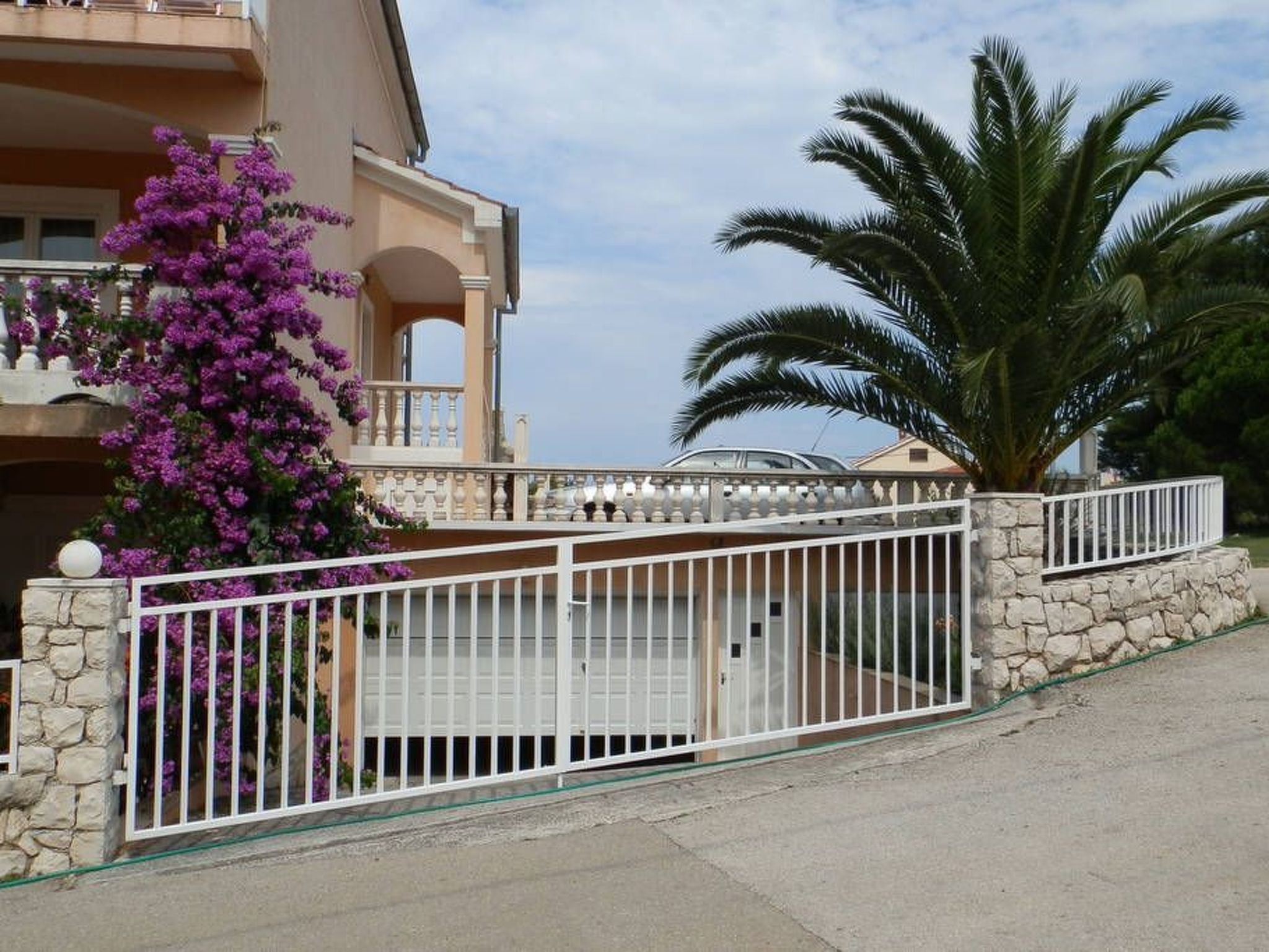 DANTIN BLU-Image-tags.info