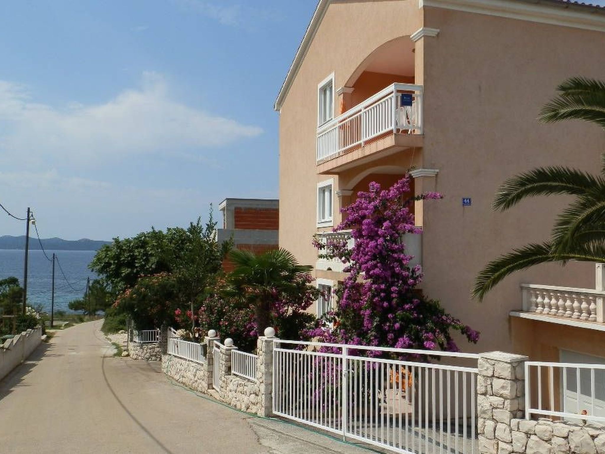 DANTIN BLU-Image-tags.info