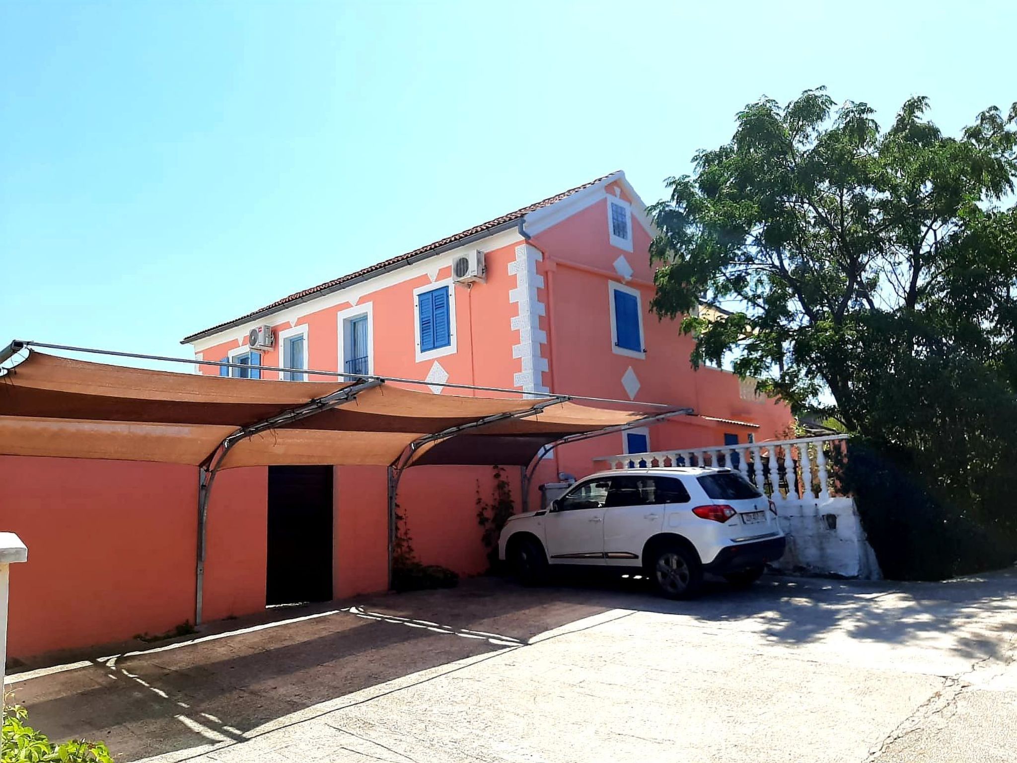 In Dobropoljana mit Freiterrasse-Binnen