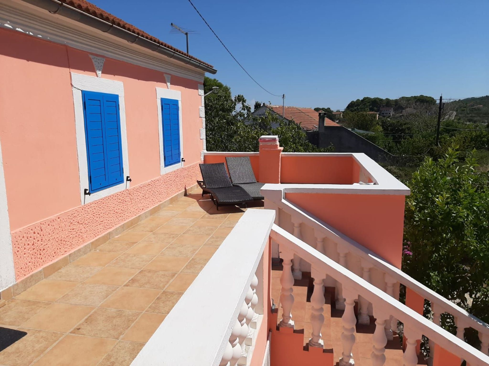 In Dobropoljana mit Freiterrasse-Binnen