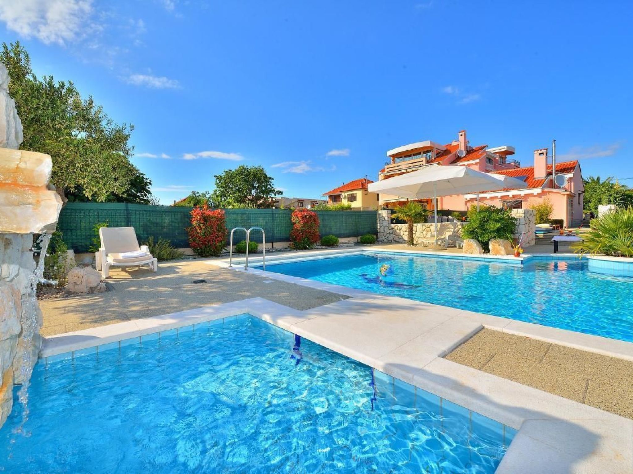 Villa Dalmatina mit Pool  für 4+1 Personen-Binnen