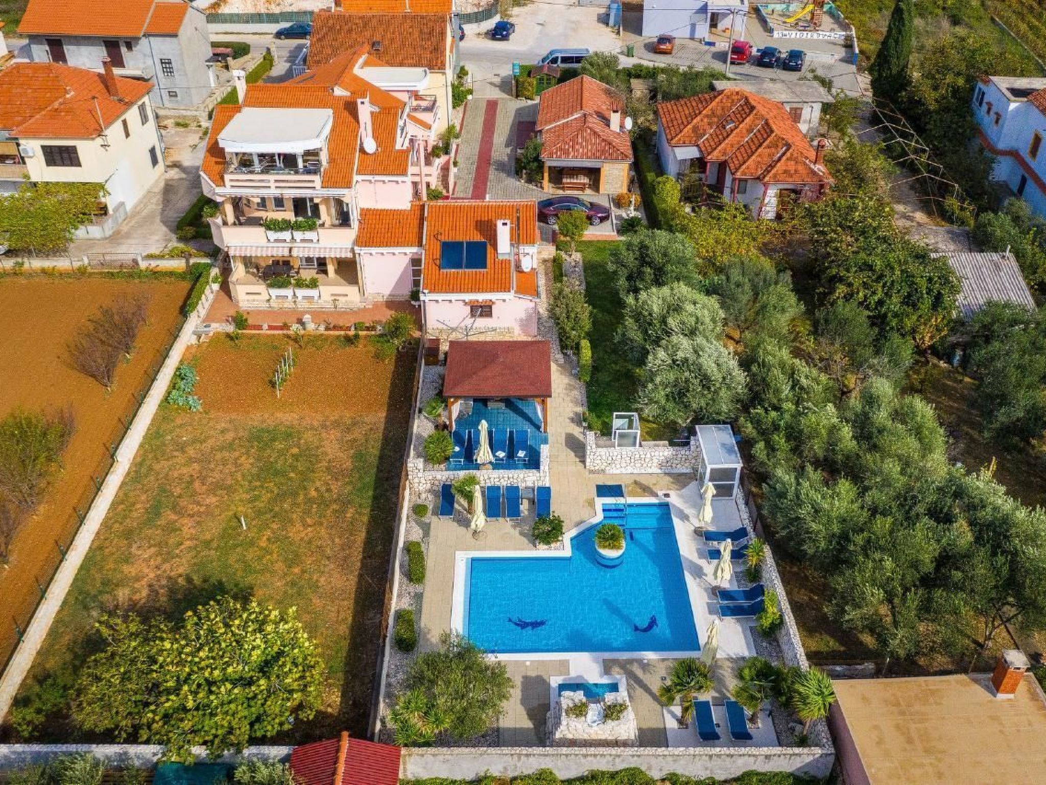 Villa Dalmatina mit Pool  für 4+1 Personen-Binnen