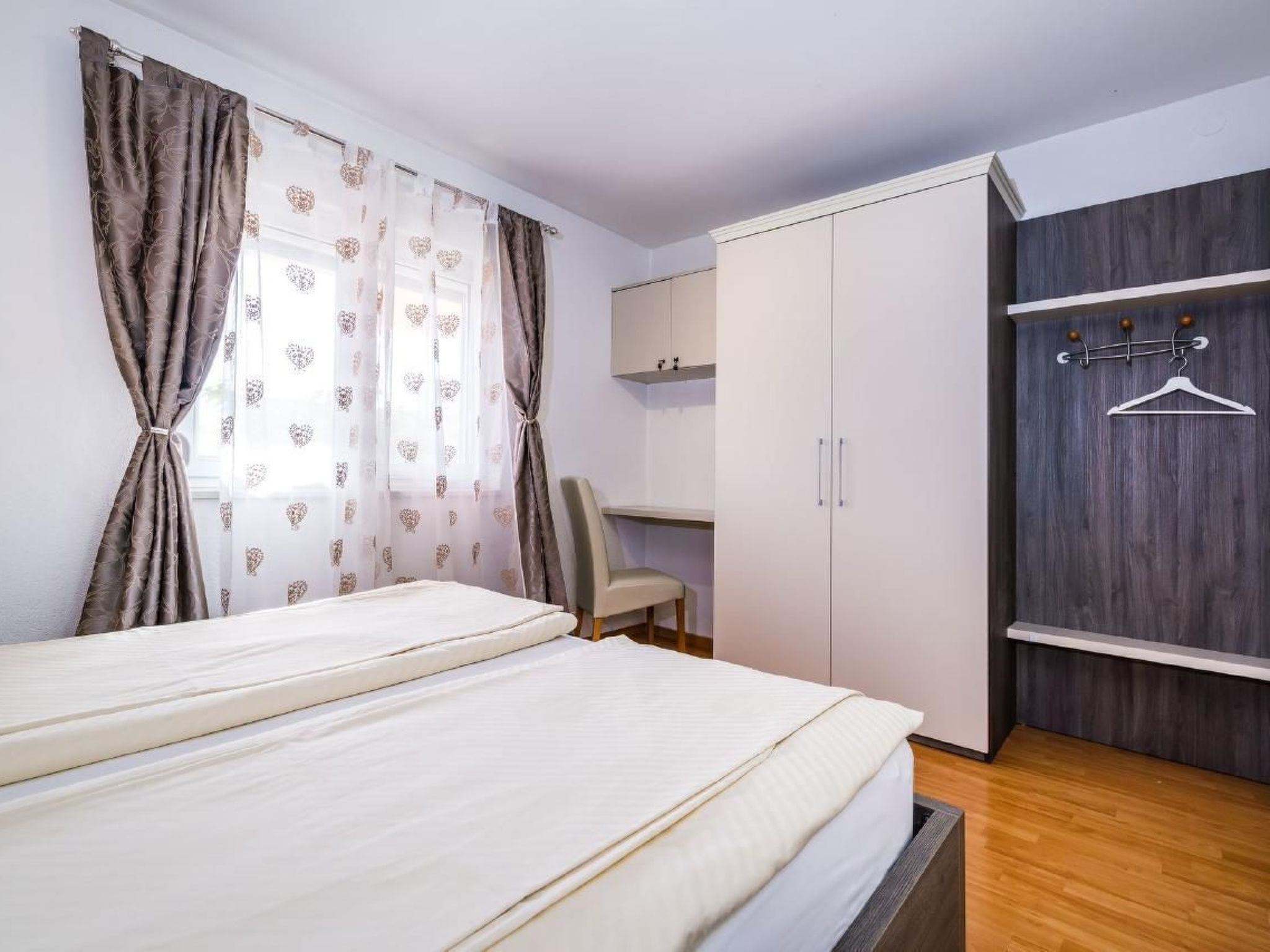 Villa Dalmatina mit Pool  für 4+1 Personen-Binnen