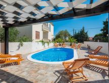Villa Marin: Luxe vrijstaande villa voor 16 personen met privézwembad in Sveti Petar na Moru - thumbnail 4