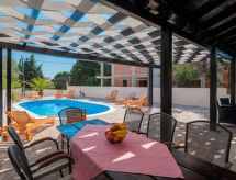 Villa Marin: Luxe vrijstaande villa voor 16 personen met privézwembad in Sveti Petar na Moru - thumbnail 6