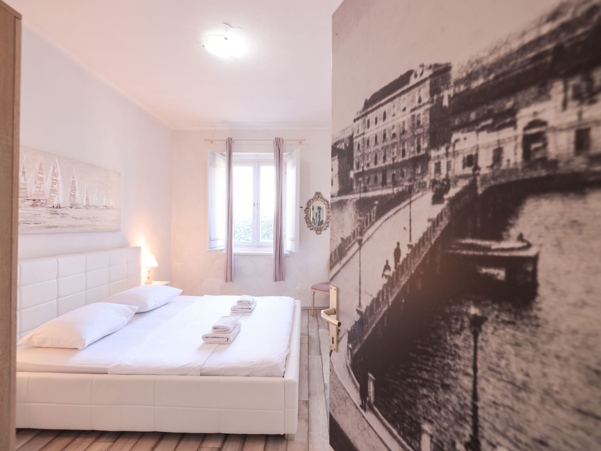 Modern eingerichtete Ferienwohnung mit großer privater Terasse, Außendusche und - Image-tags.info