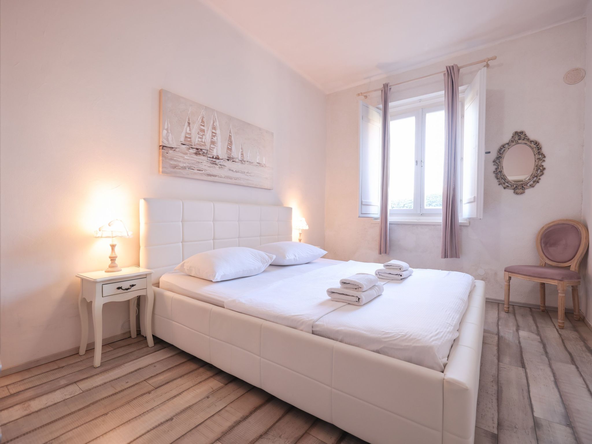 Modern eingerichtete Ferienwohnung mit großer privater Terasse, Außendusche und - Image-tags.info