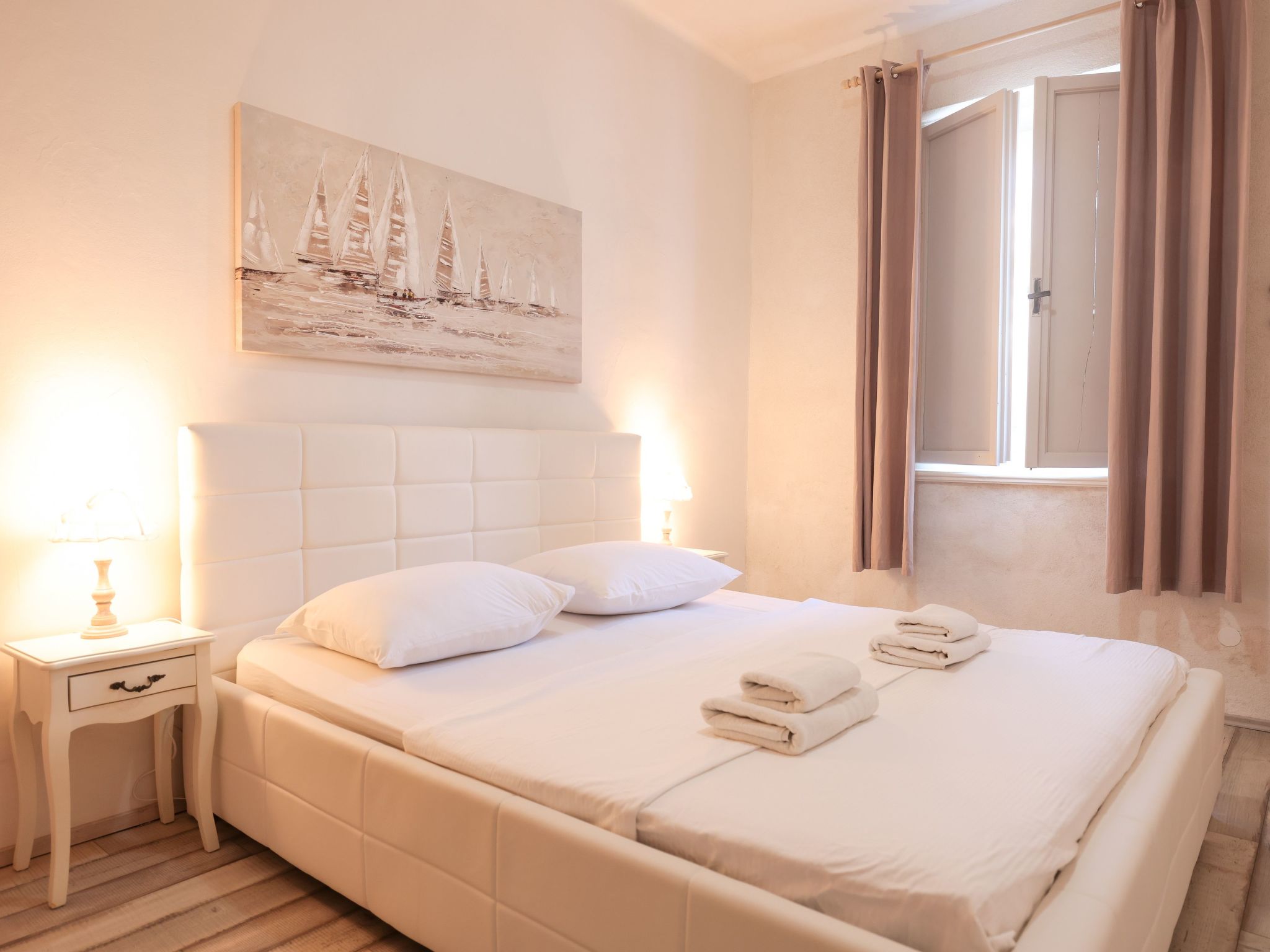 Modern eingerichtete Ferienwohnung mit großer privater Terasse, Außendusche und - Image-tags.info