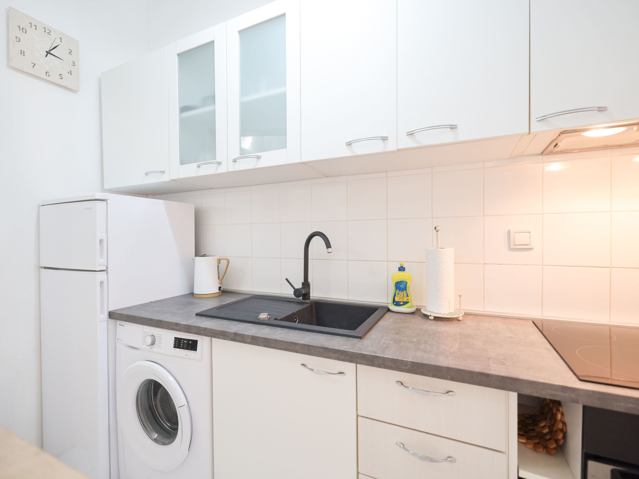 Modern eingerichtete Ferienwohnung mit großer privater Terasse, Außendusche und - Image-tags.info