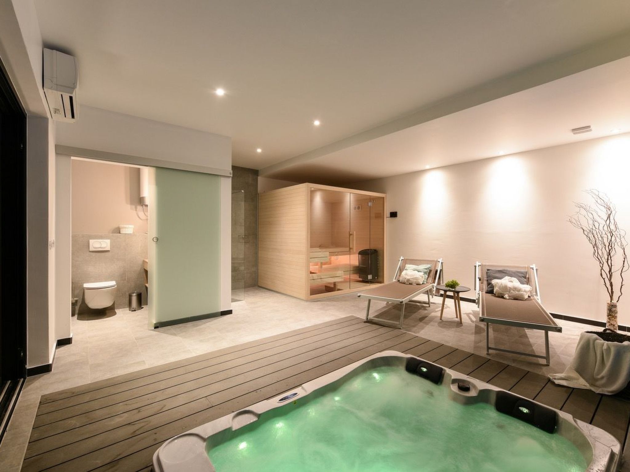 Villa "Omnia" mit Whirlpool-Binnen