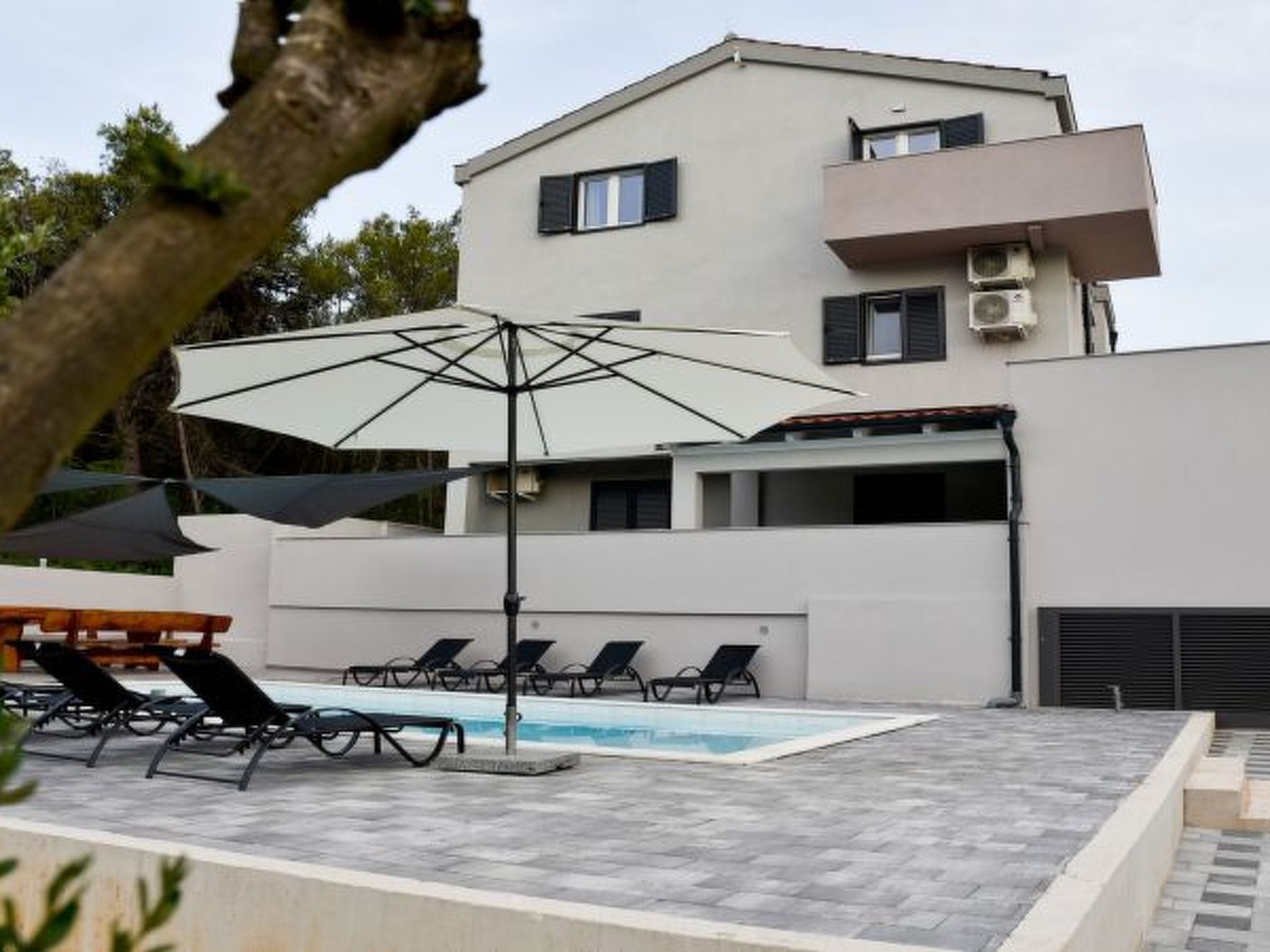 Villa Pinia with pool, Zadar