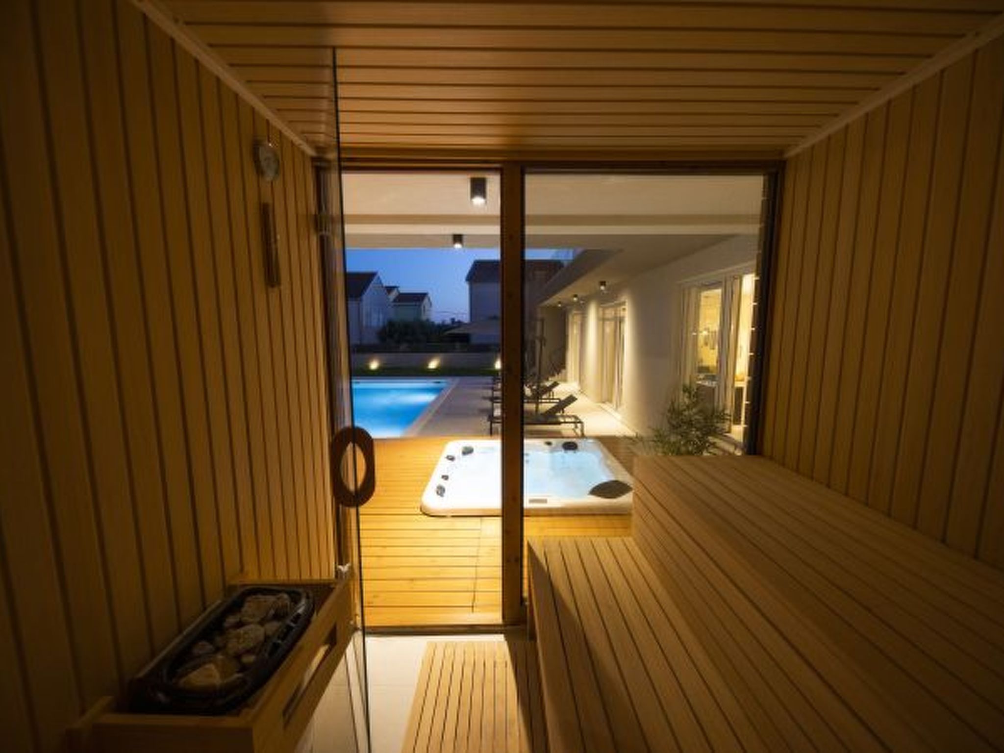 Luxury villa Mary Lou with pool and spa area