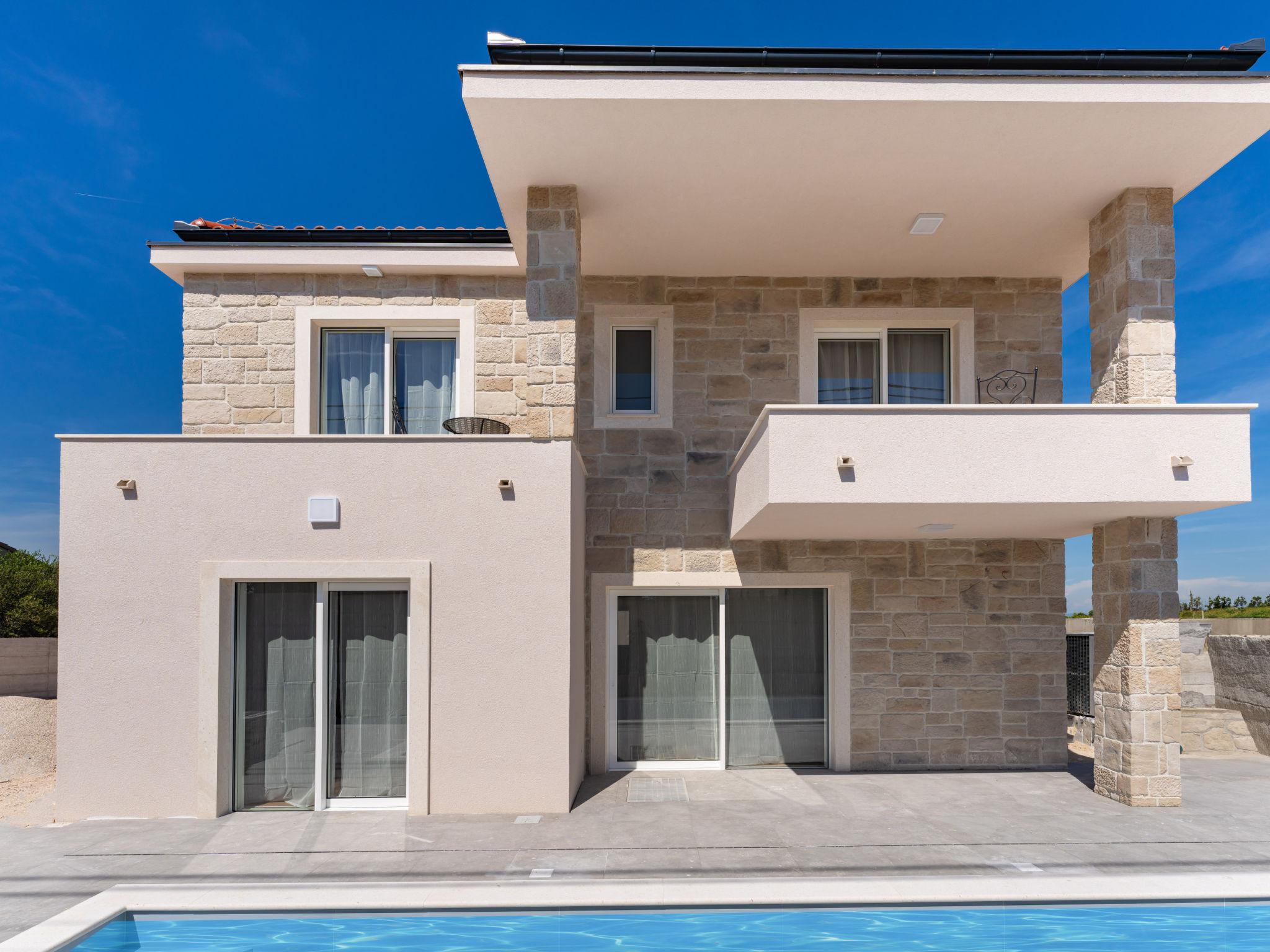  — House (5 of 60)