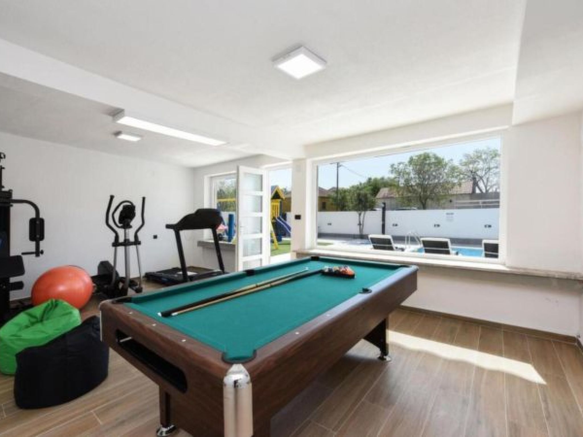 Villa Mare with heated pool and gym - Image-tags.info