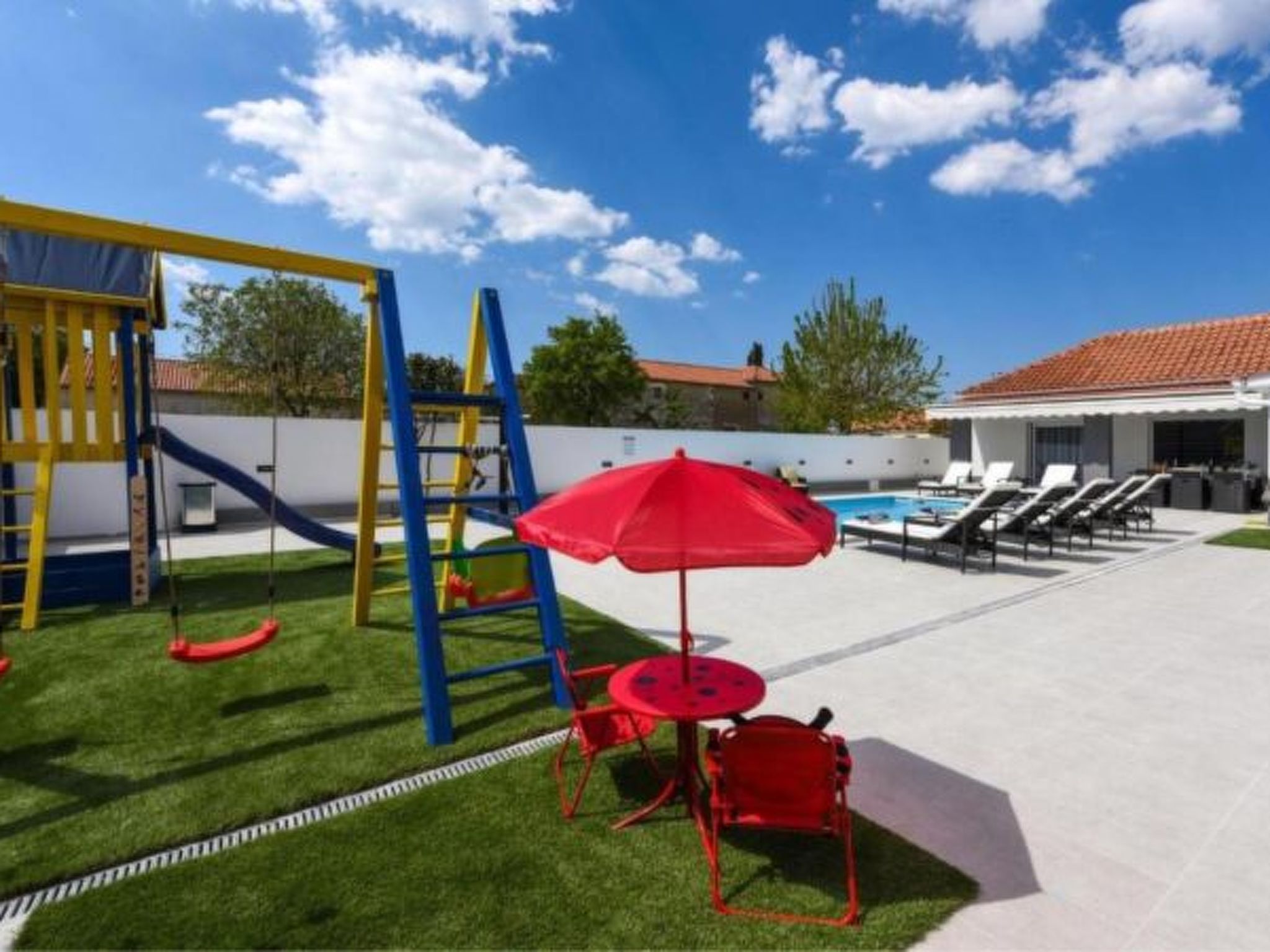 Villa Mare with heated pool and gym - Image-tags.info