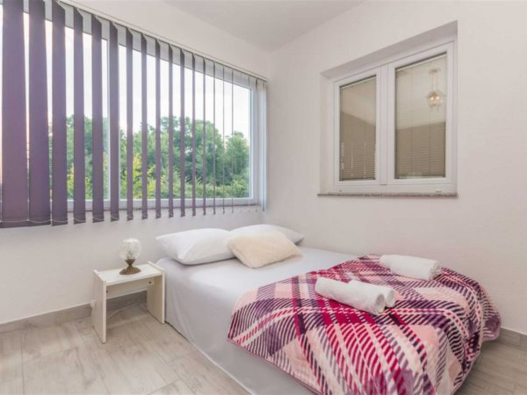 Holiday house Flora with pool - Image-tags.info