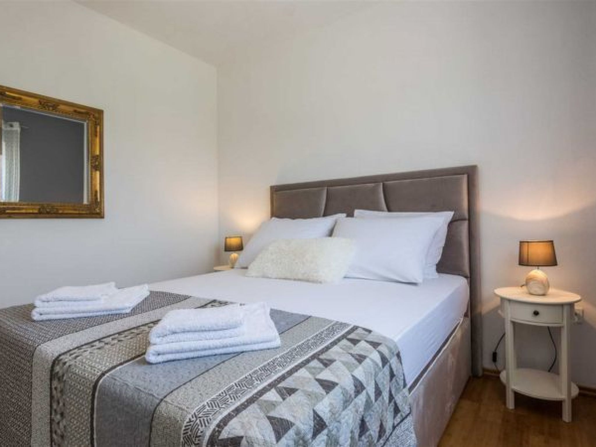 Holiday house Flora with pool - Image-tags.info