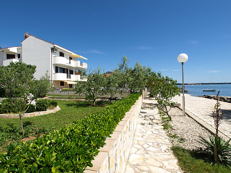 Aan zee gelegen appartement in Zadar met zeezicht in Zadar