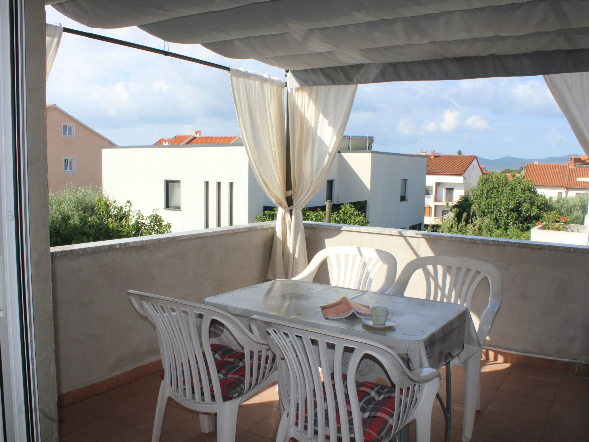 Ruhiges Appartement mit Terrasse in Strandnähe